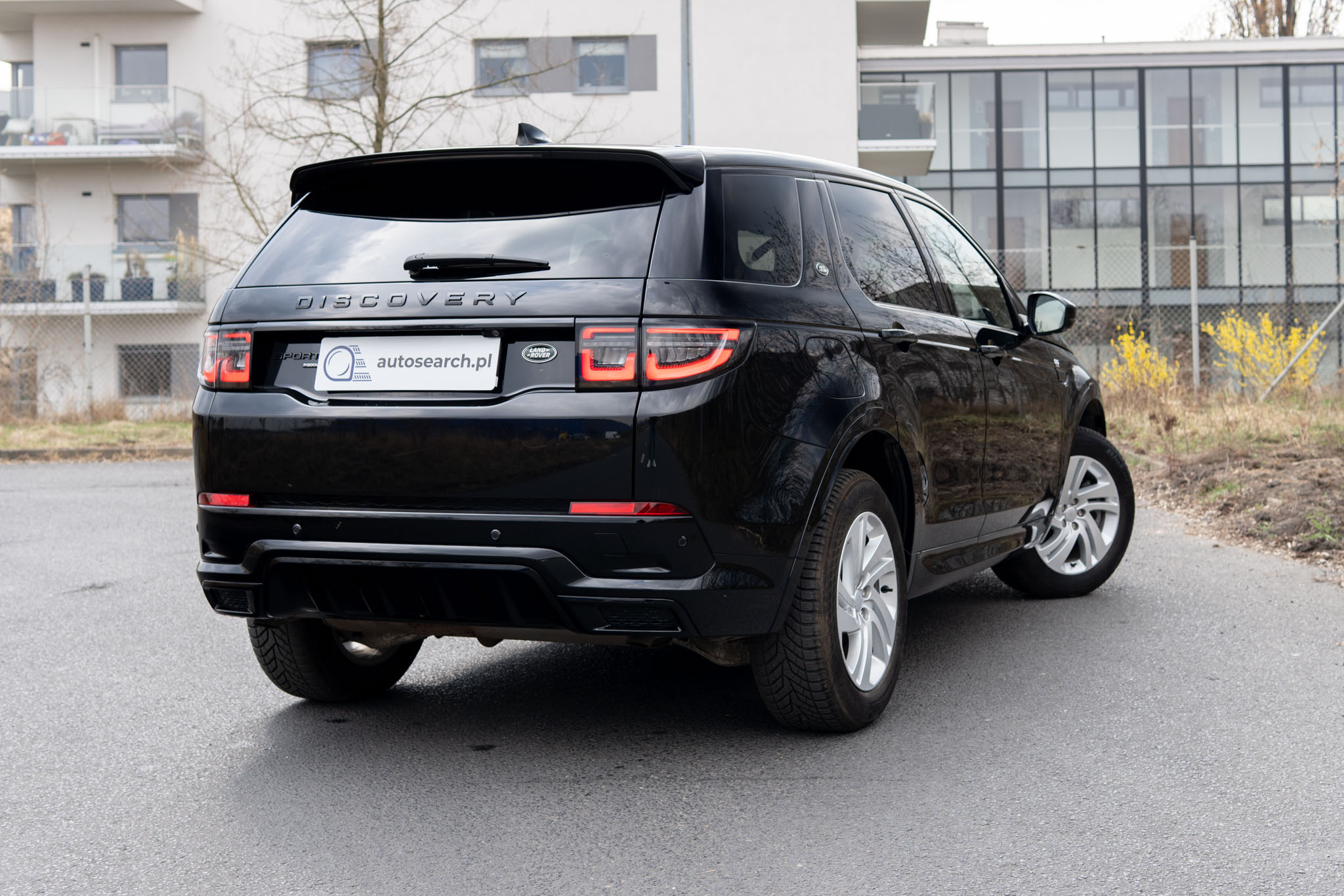 land-rover-discovery-sport-1.5-p300e-r-dynamic-2022-4