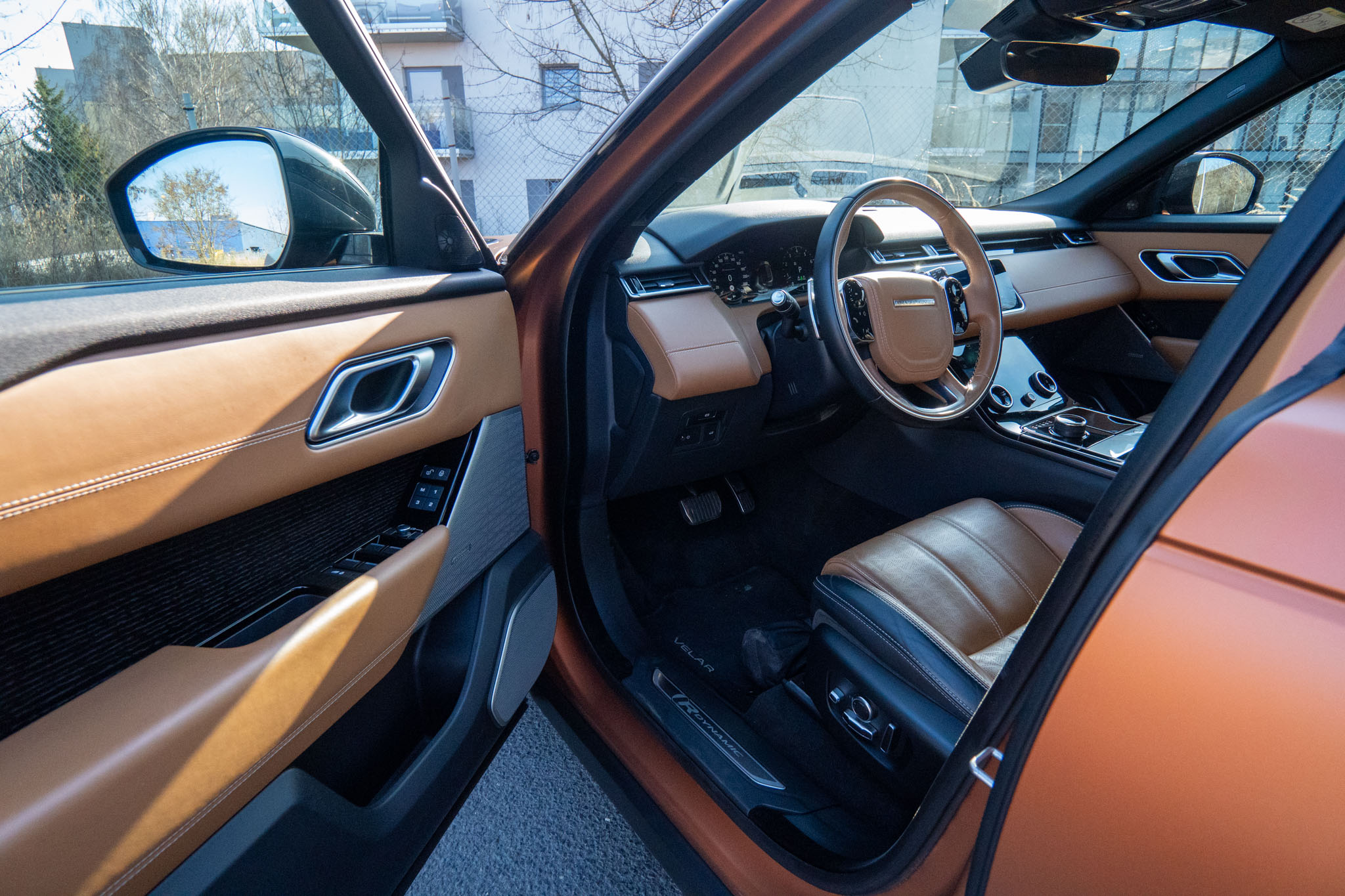 land-rover-range-rover-velar-2.0-si4-r-dynamic-2020-9