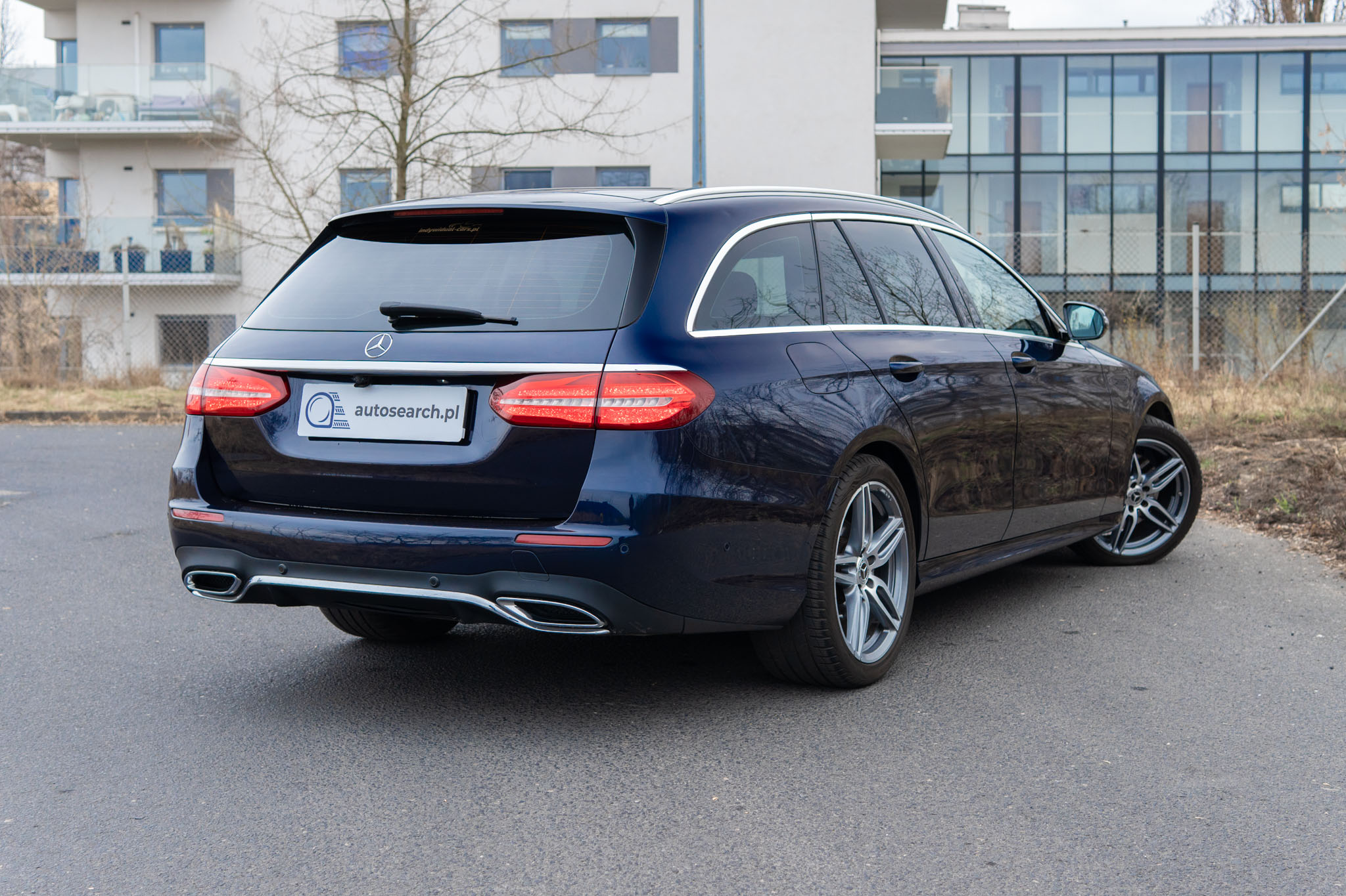 mercedes-benz-e220d-9g-amg-line-4