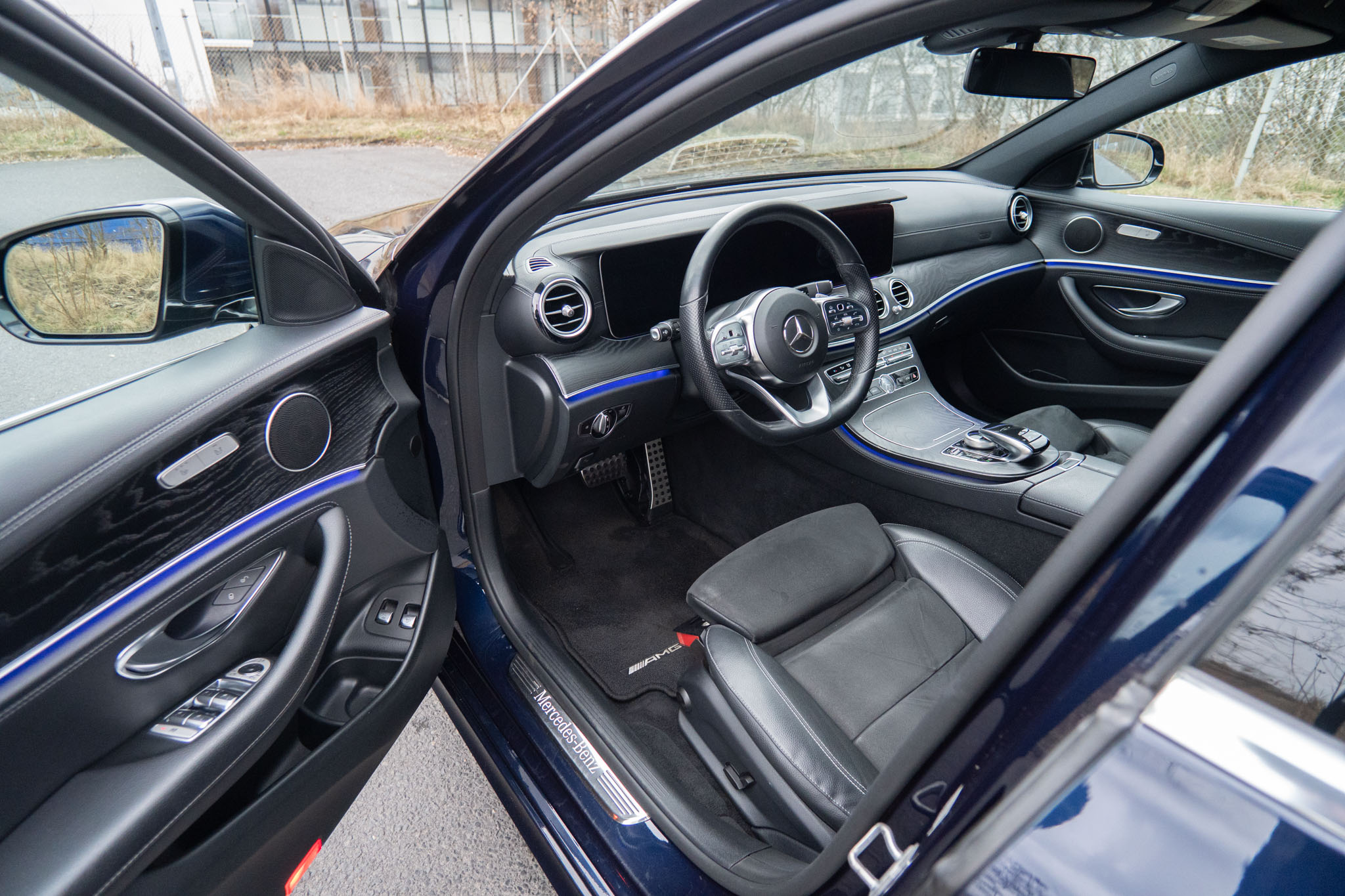 mercedes-benz-e220d-9g-amg-line-9
