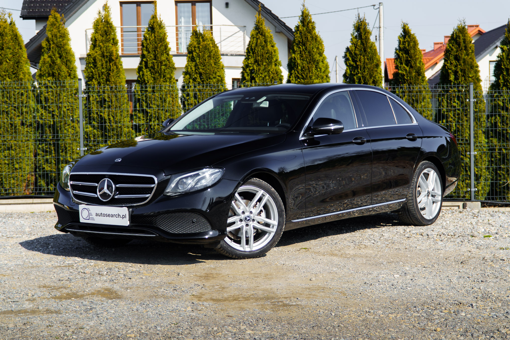 mercedes-e220d-czarny-2018-1