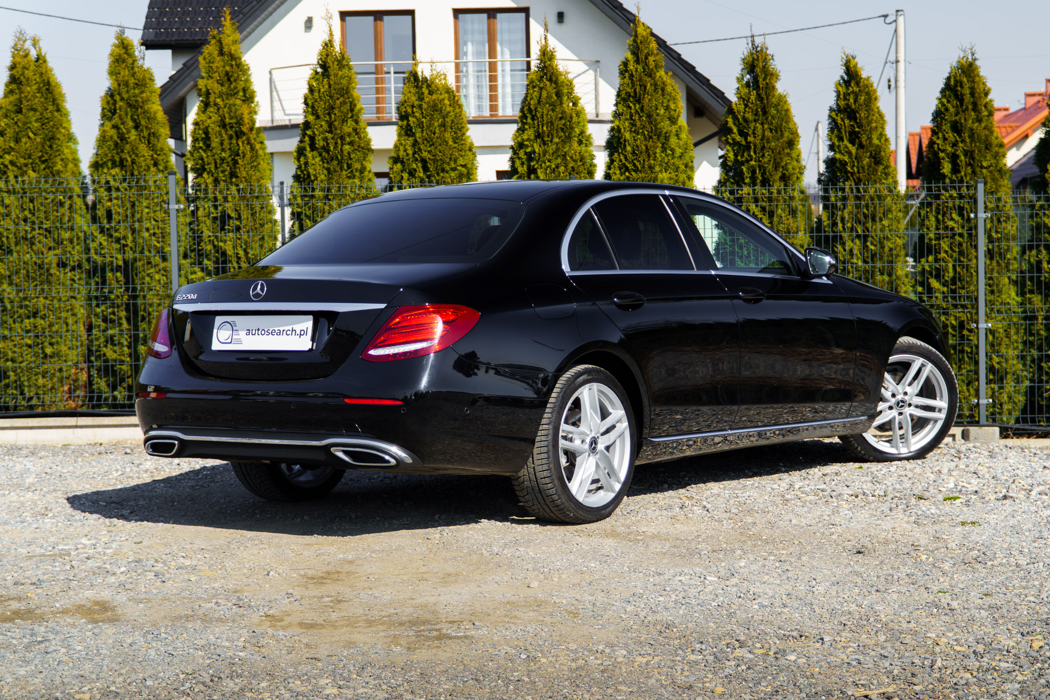 mercedes-e220d-czarny-2018-4