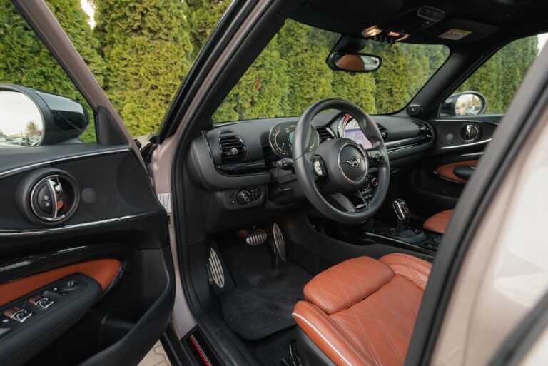 mini-countryman-john-cooper-works-all4-rooftop-grey-2022-9