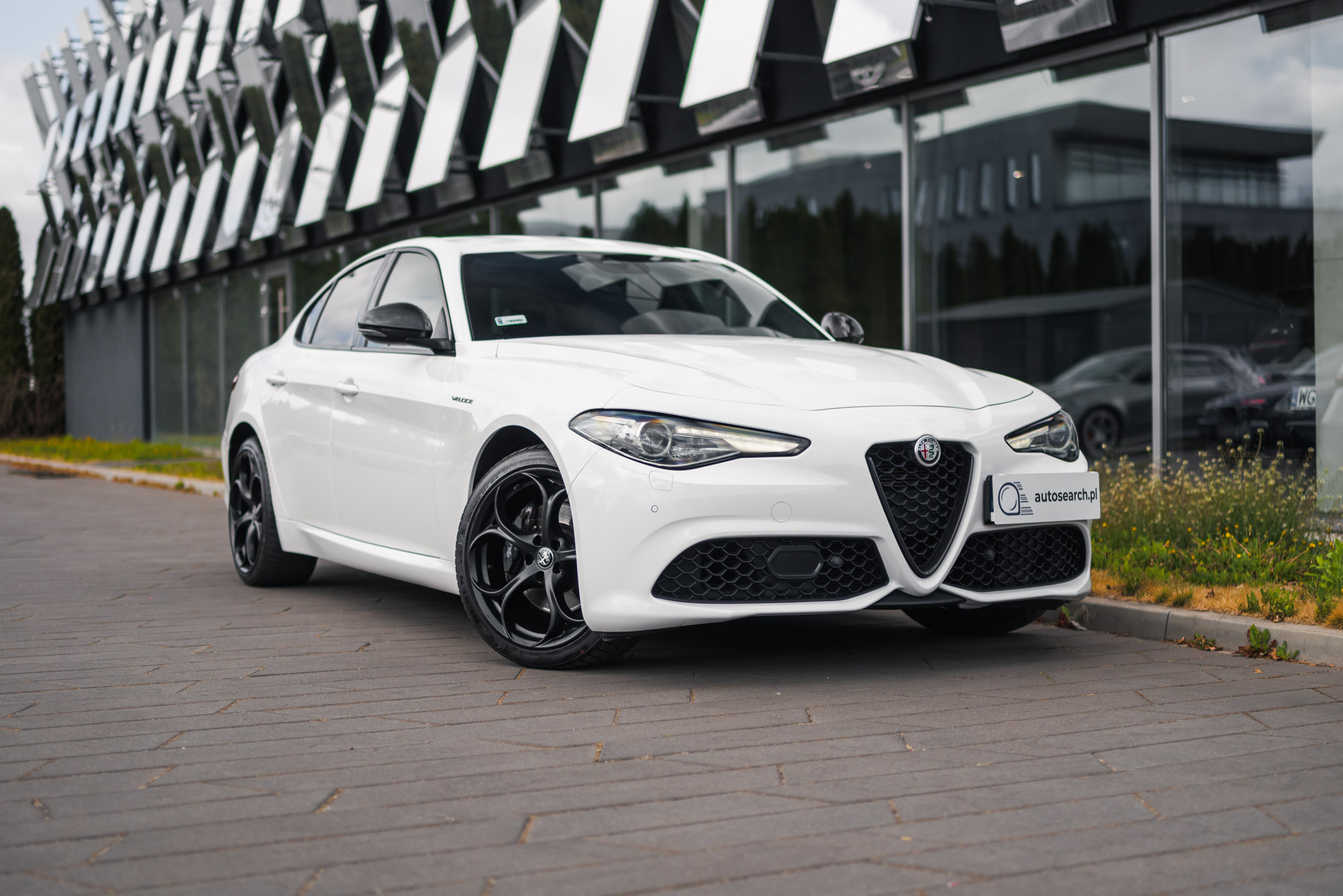 alfa-romeo-giulia-veloce-q4-white-2021-1