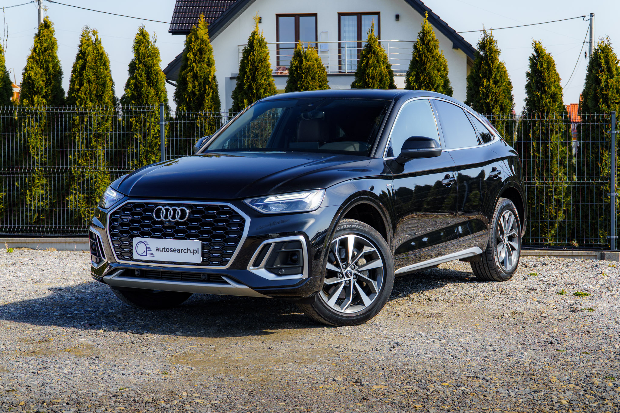 audi-q5-czarny-2021-1