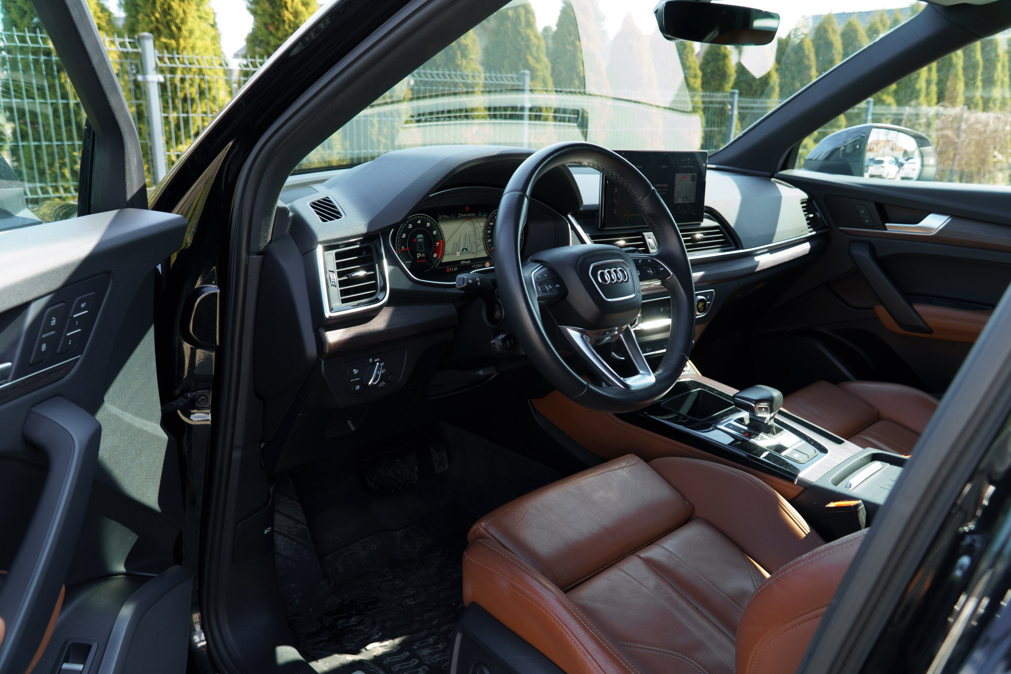 audi-q5-czarny-2021-9