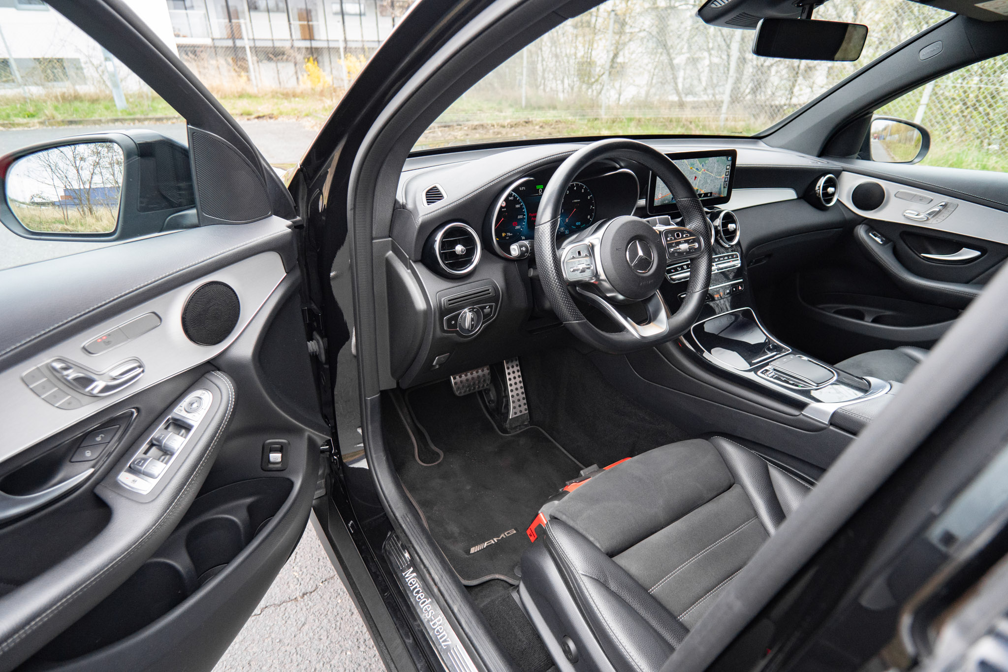 mercedes-benz-glc-300-2022-9