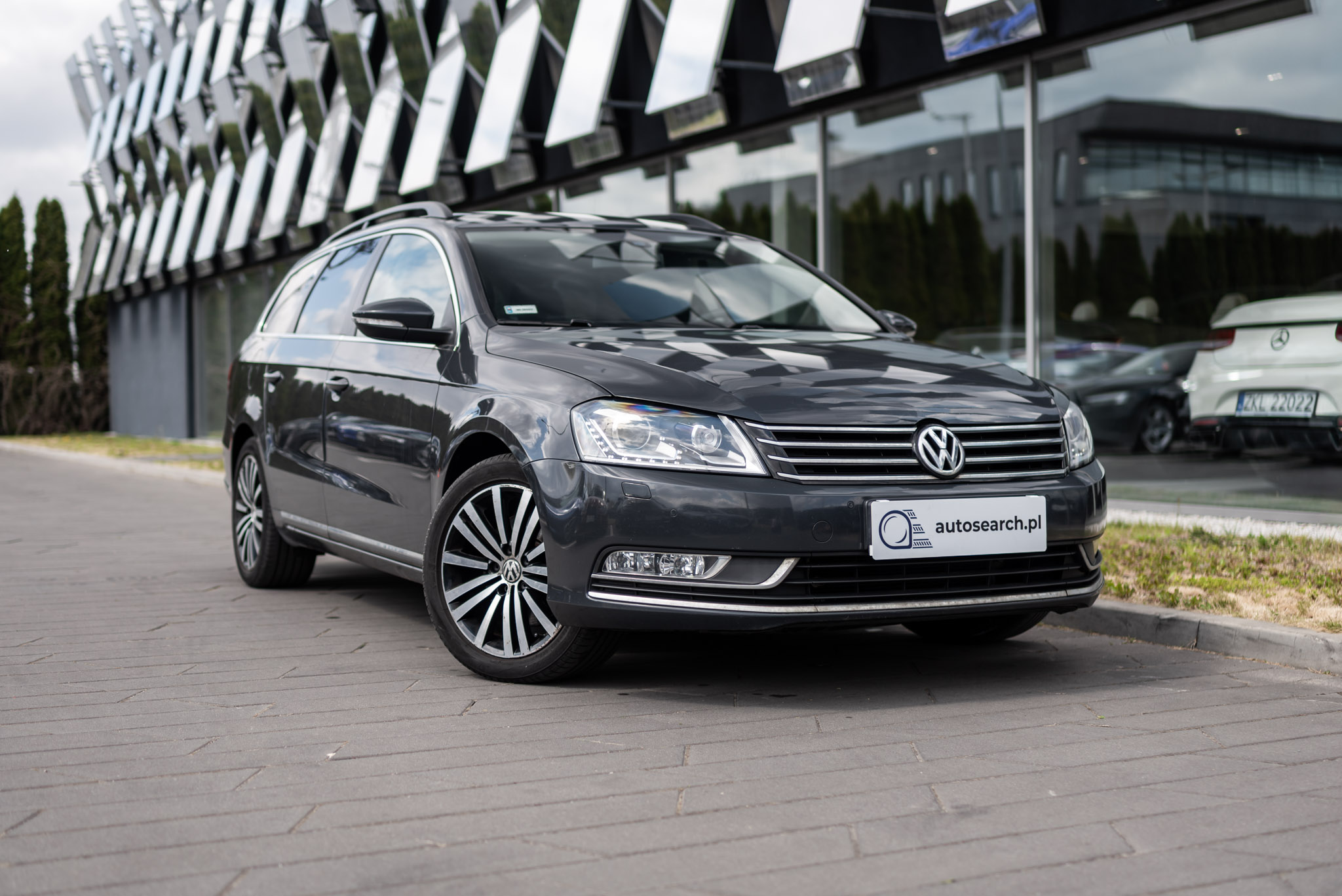 volkswagen-passat-variant-2-0-tdi-140-mt-grey-2014-1