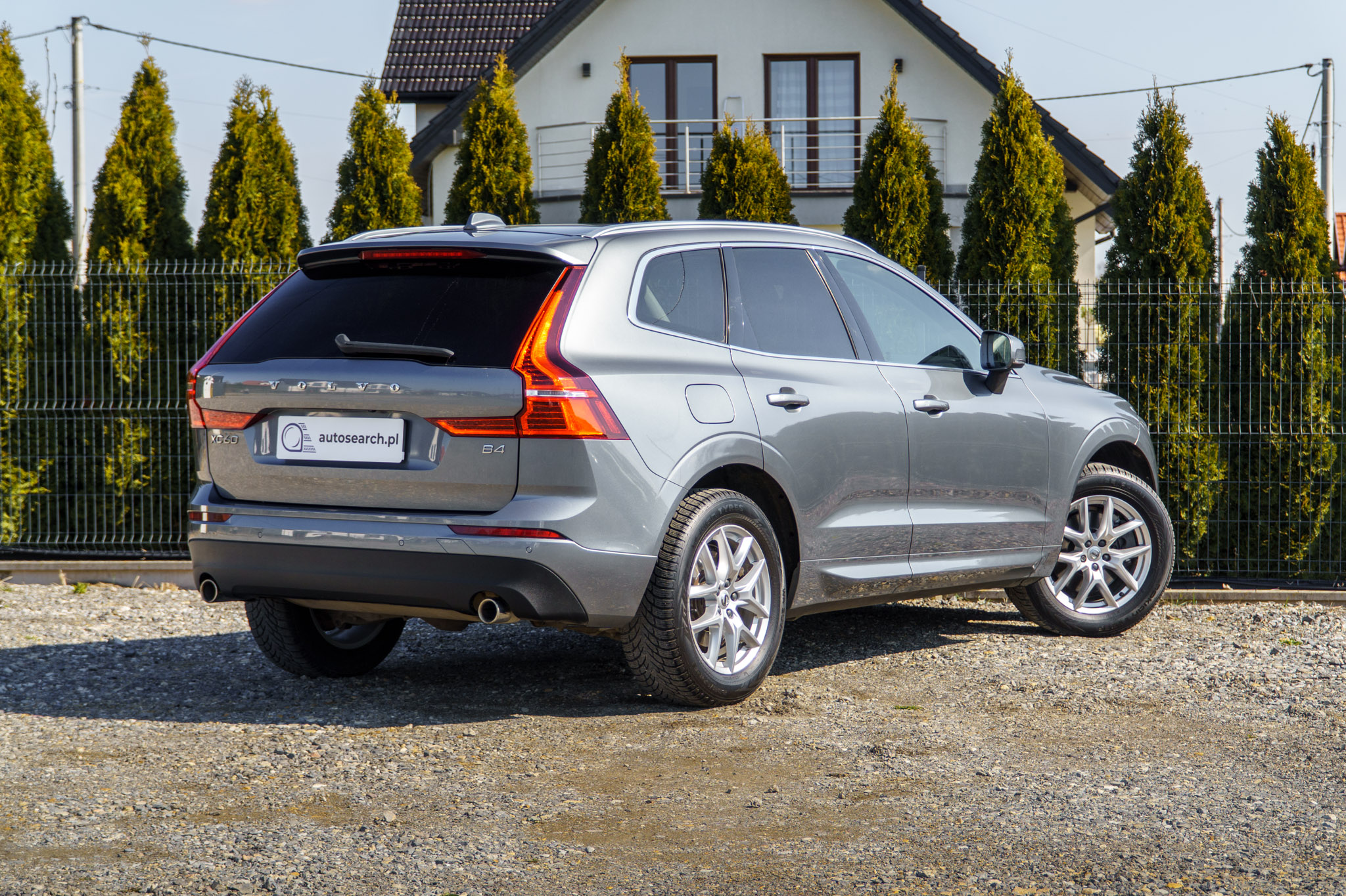 volvo-xc60-b4-2021-4