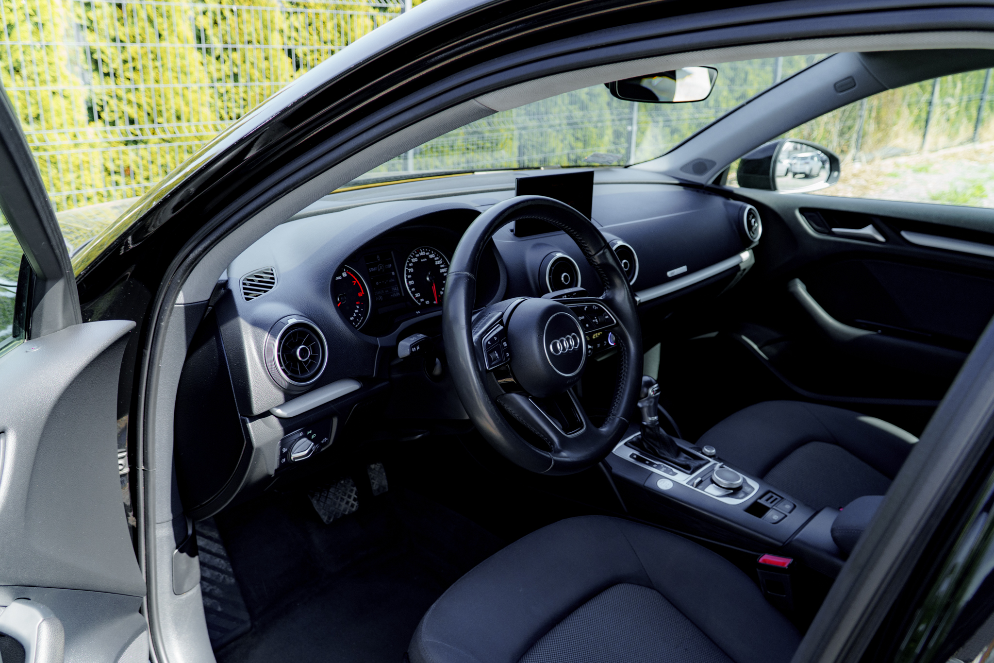 audi-a3-limousine-czarny-9