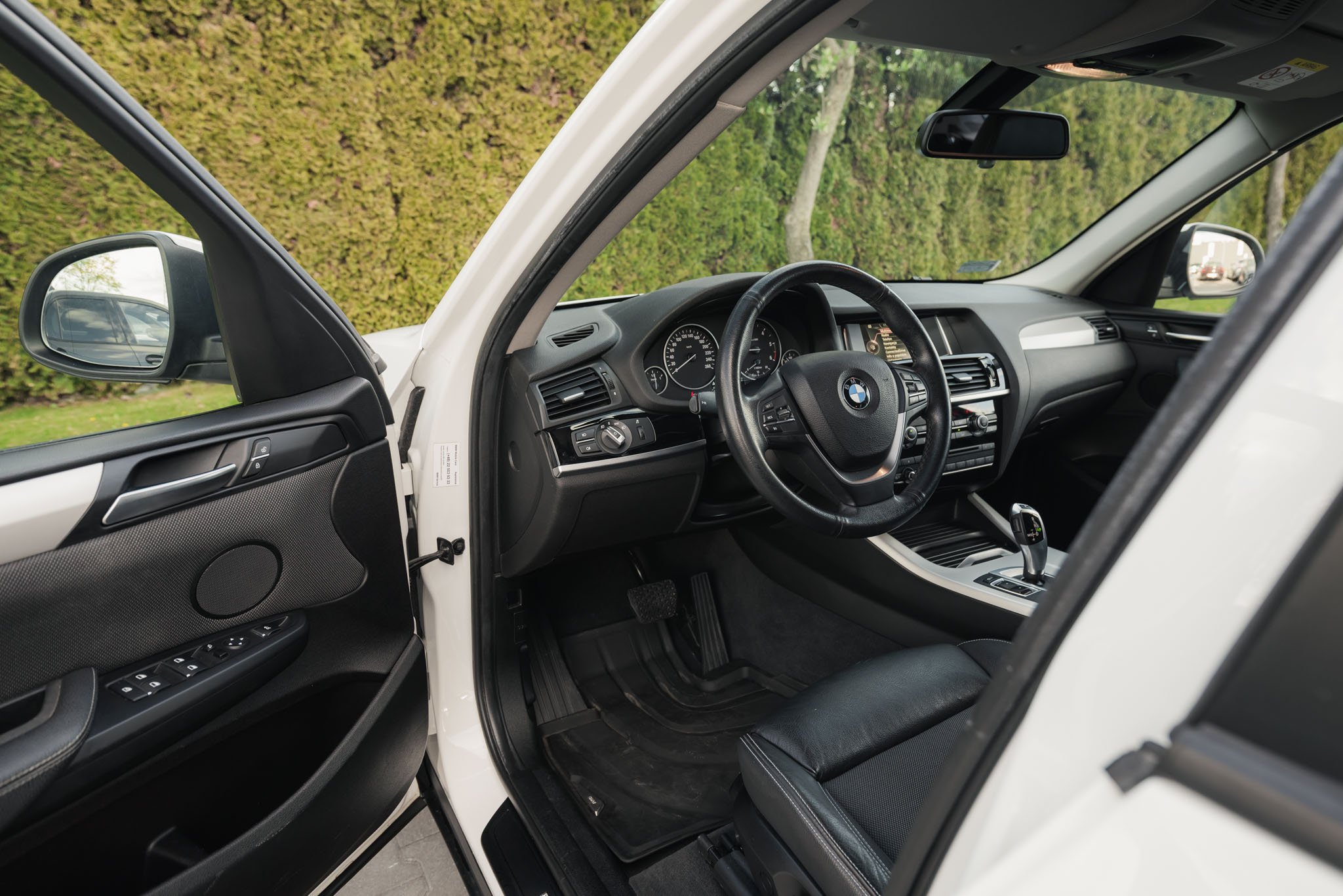 bmw-x3-xdrive20d-alpine-white-2017-10