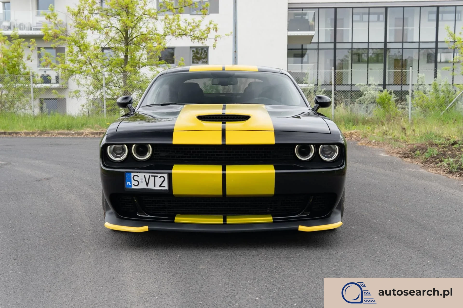 Dodge Challenger Nasza główna siedziba znajduje się w Warszawie. Posiadamy również oddział w Krakowie. Oferujemy możliwość transportu dowolnego pojazdu pomiędzy naszymi oddziałami. Zapraszamy do zapoznania się z pełną ofertą na stronie autosearch.pl.