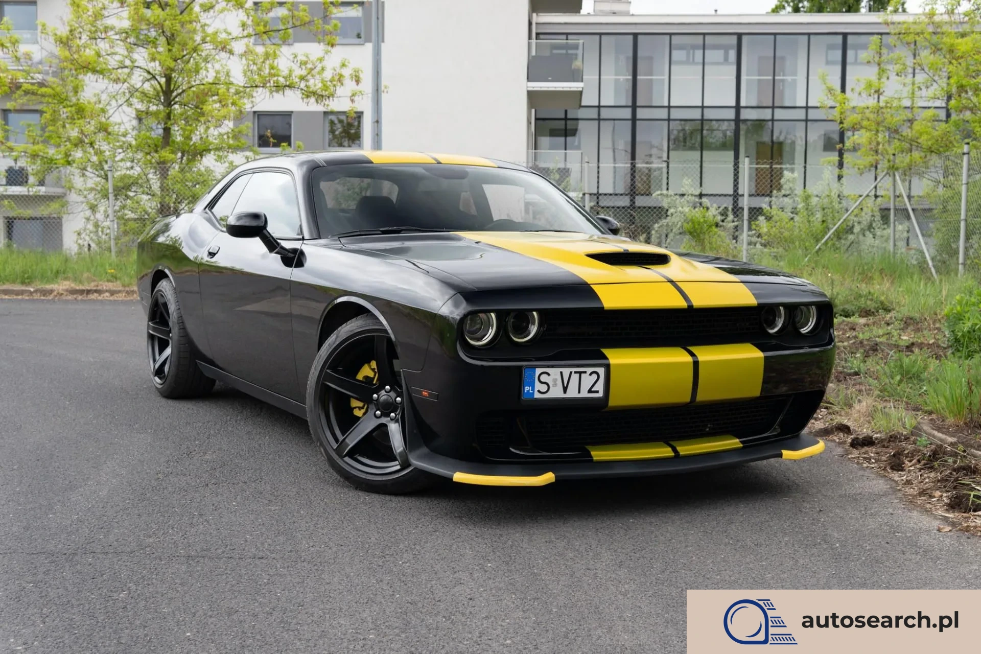 Dodge Challenger Nasza główna siedziba znajduje się w Warszawie. Posiadamy również oddział w Krakowie. Oferujemy możliwość transportu dowolnego pojazdu pomiędzy naszymi oddziałami. Zapraszamy do zapoznania się z pełną ofertą na stronie autosearch.pl.