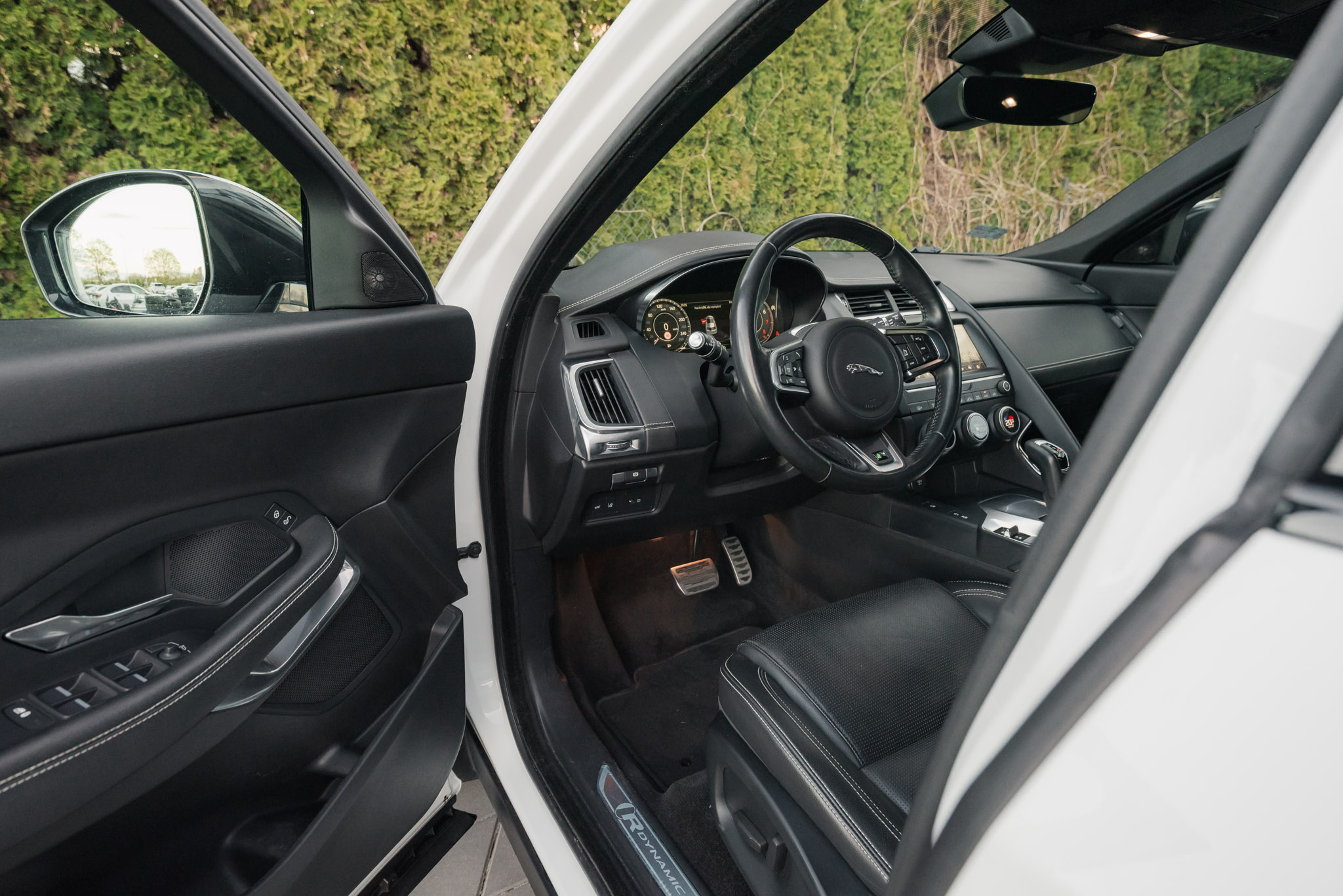 jaguar-e-pace-p200-awd-s-r-dynamic-fuji-white-2019-10