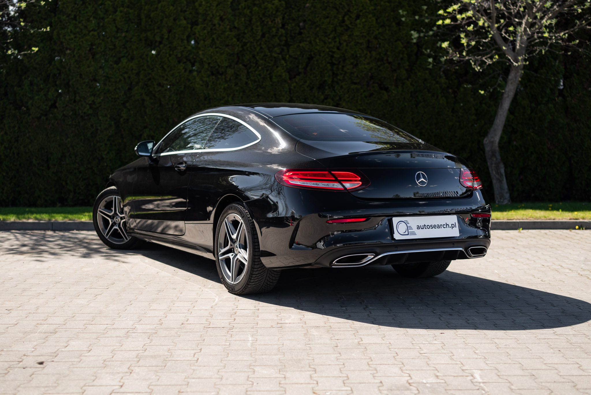 mercedes-benz-c-300-coupe-obsidian-black-2019-7