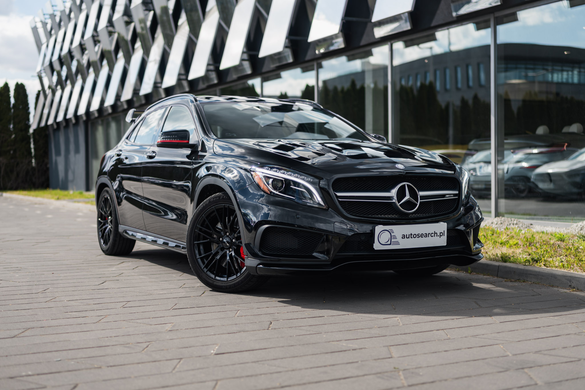 mercedes-gla-45-amg-edition-1-cosmos-black-2015-1
