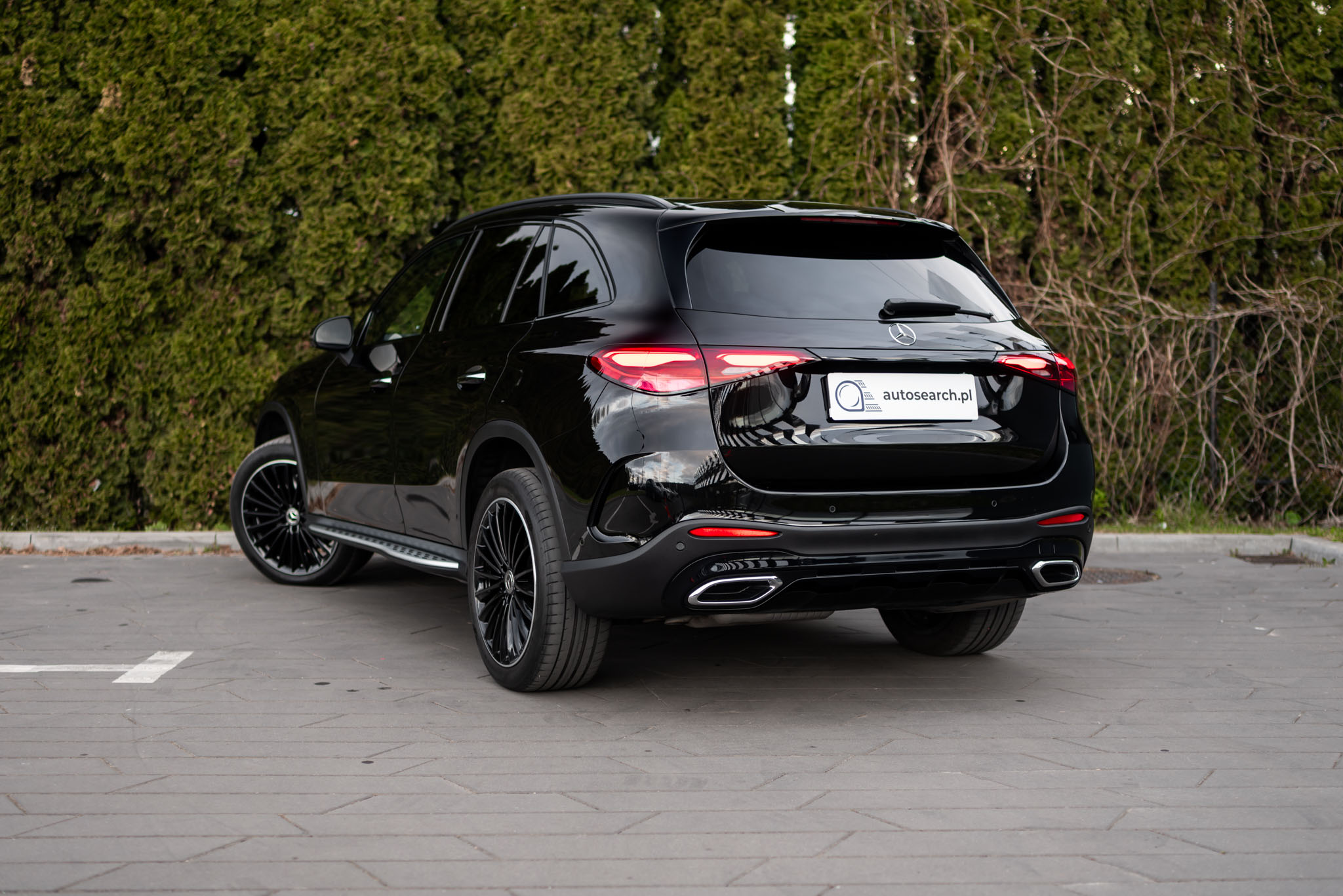 mercedes-glc-220d-4matic-black-2023-7