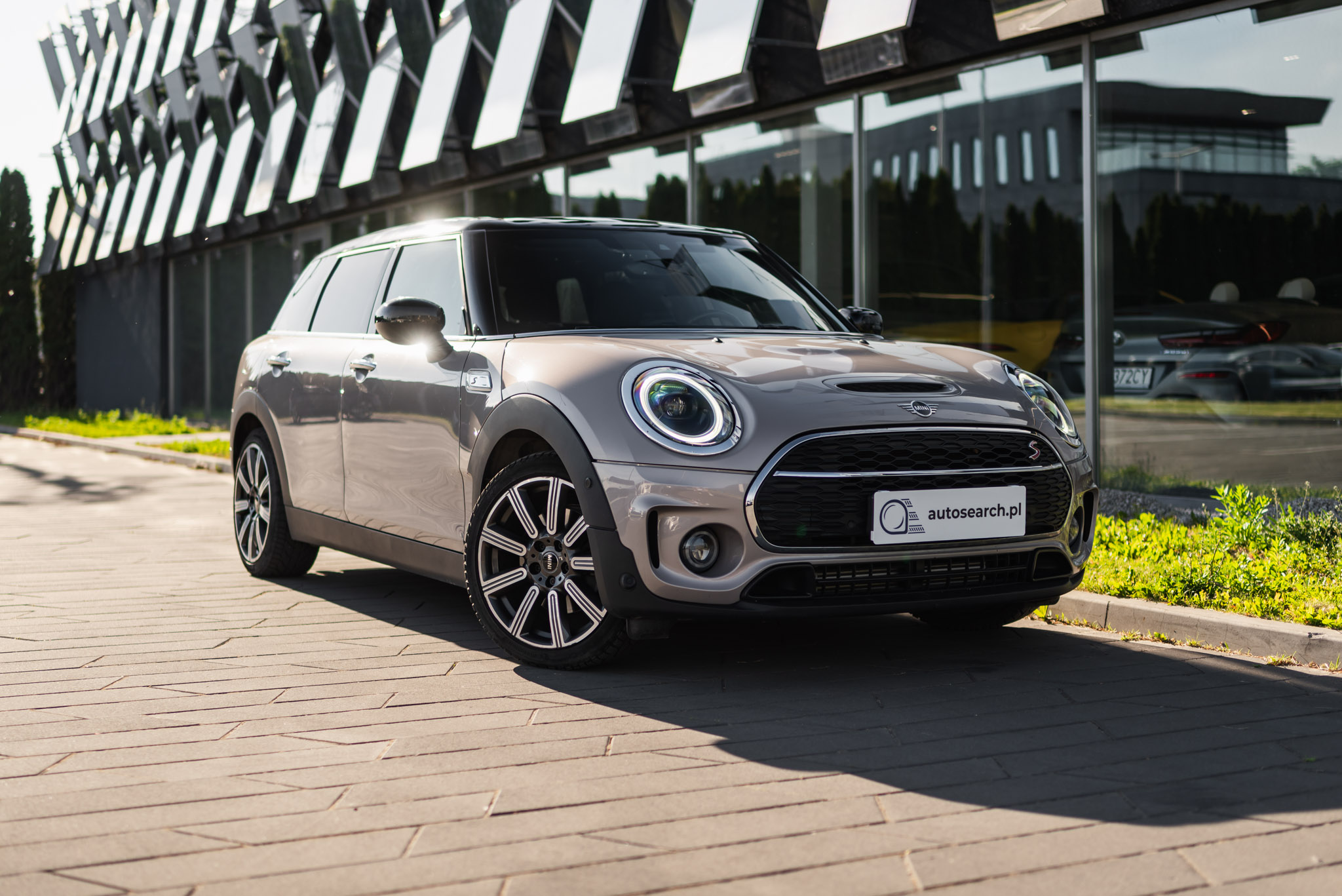 mini-clubman-cooper-s-rooftop-grey-2022-1