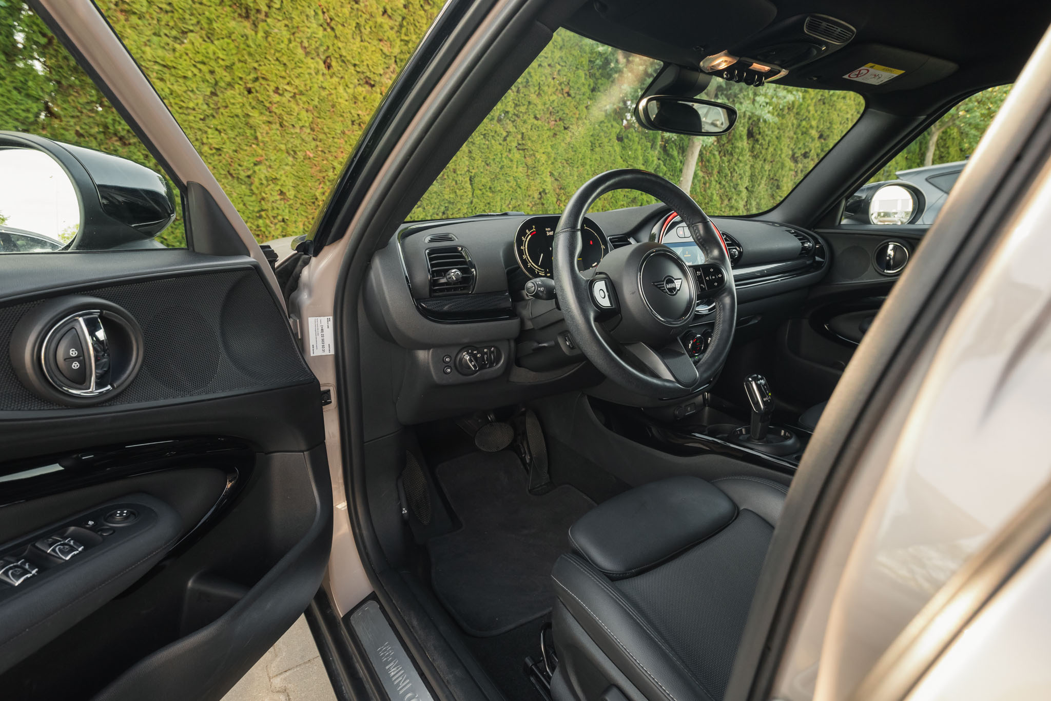 mini-clubman-cooper-s-rooftop-grey-2022-10