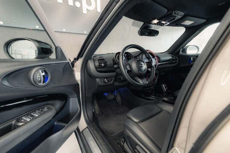 mini-clubman-cooper-s-rooftop-grey-2022-9