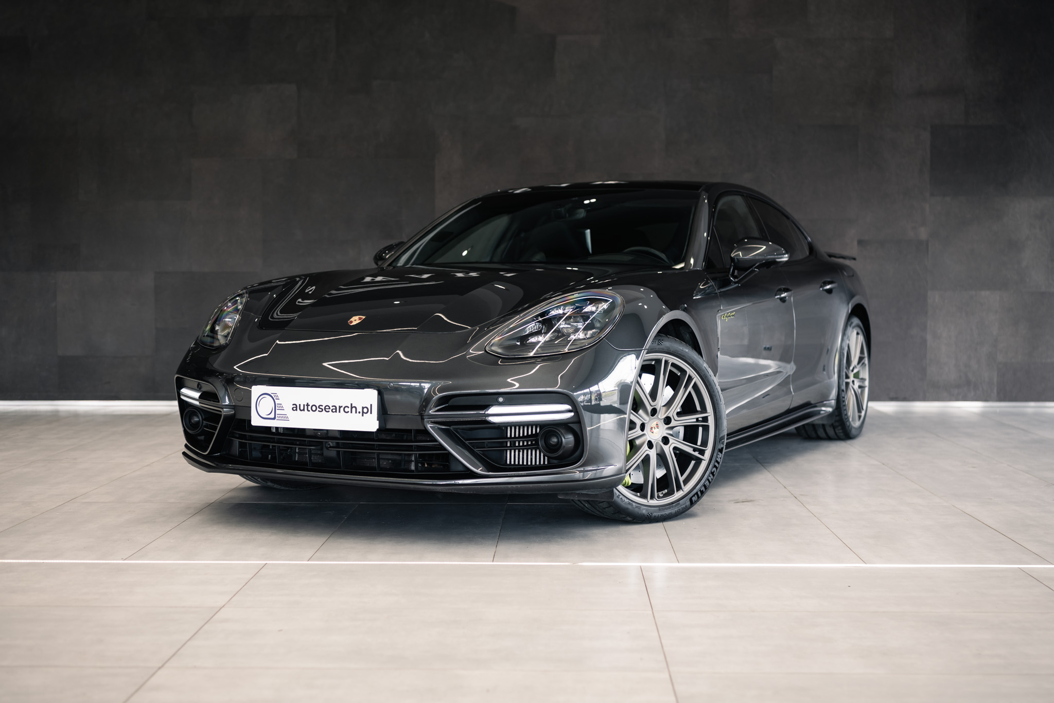 porsche-panamera-turbo-s-e-hybrid-grey-2019-1