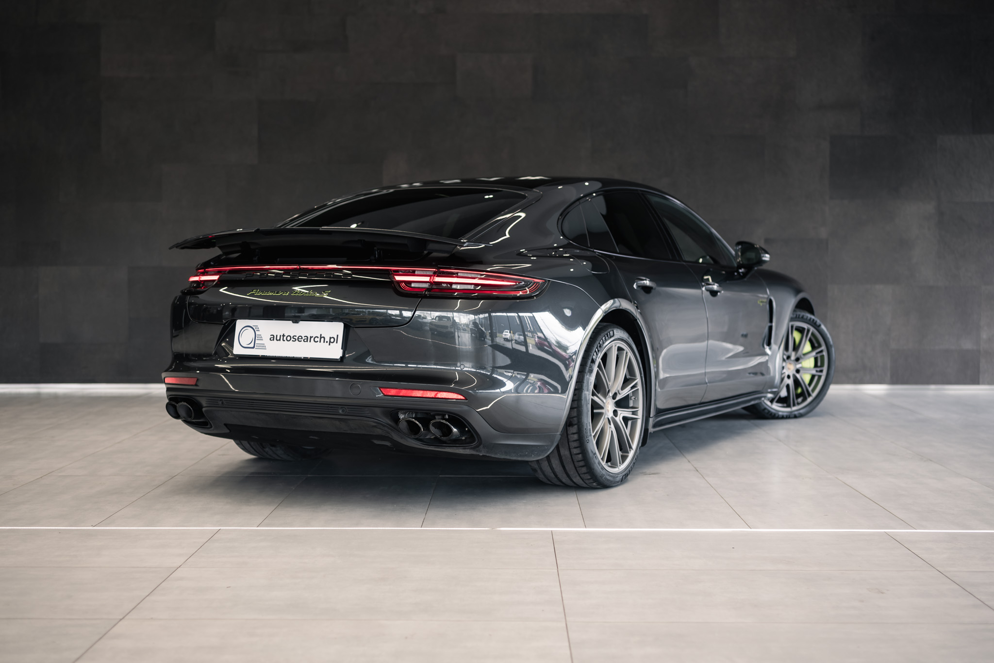 porsche-panamera-turbo-s-e-hybrid-grey-2019-4