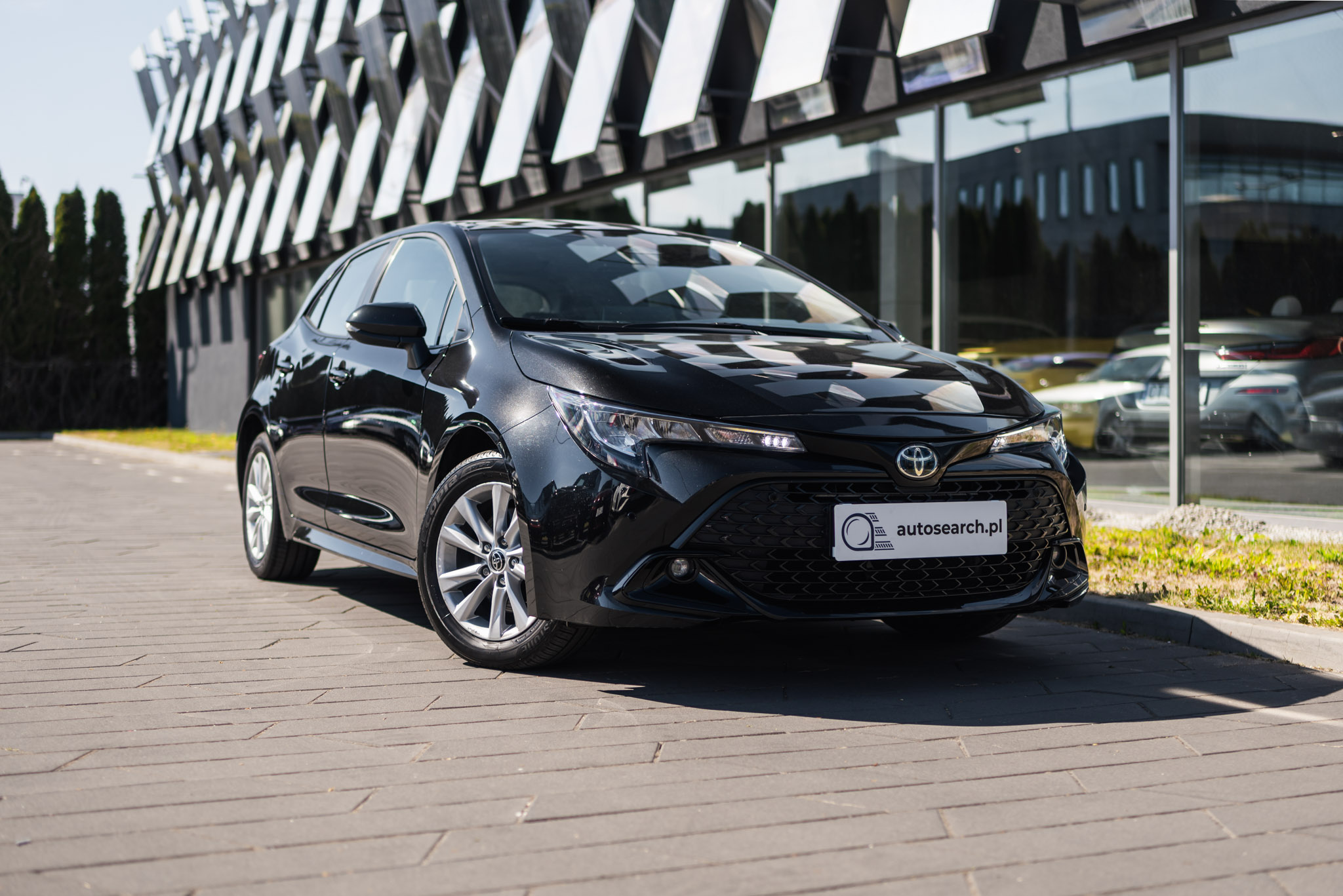 toyota-corolla-hev-black-2024-1