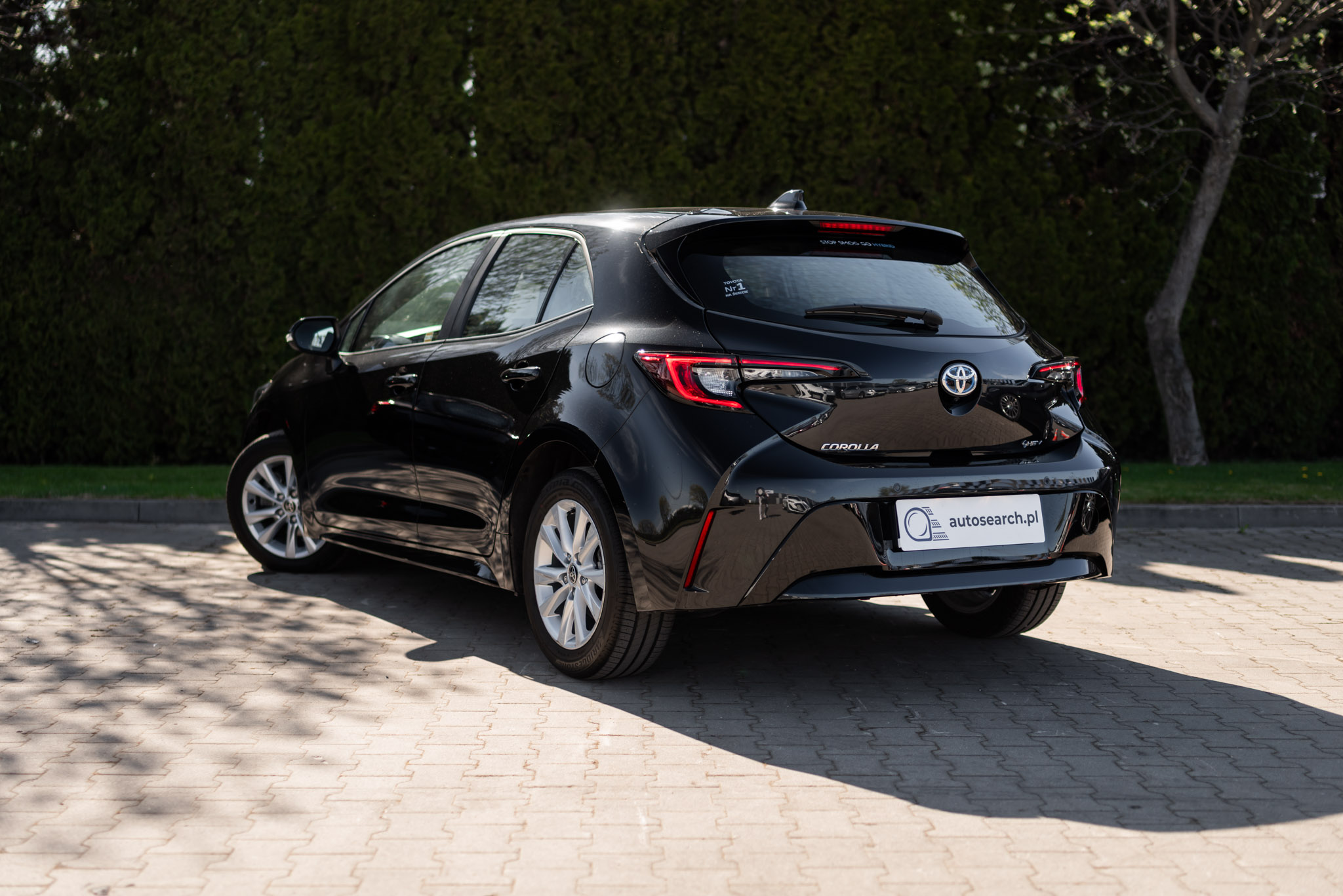 toyota-corolla-hev-black-2024-7