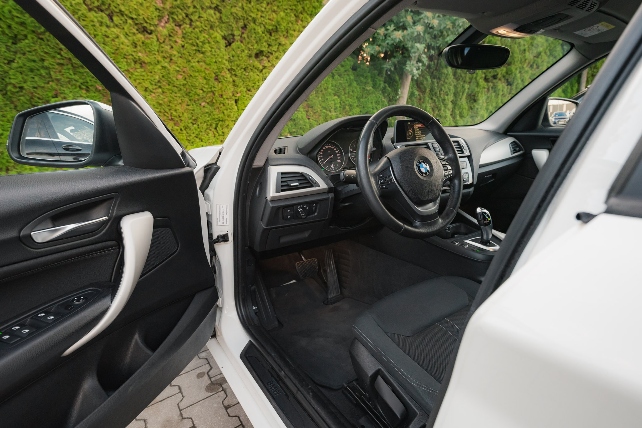 bmw-118d-advantage-alpine-white-2016-9
