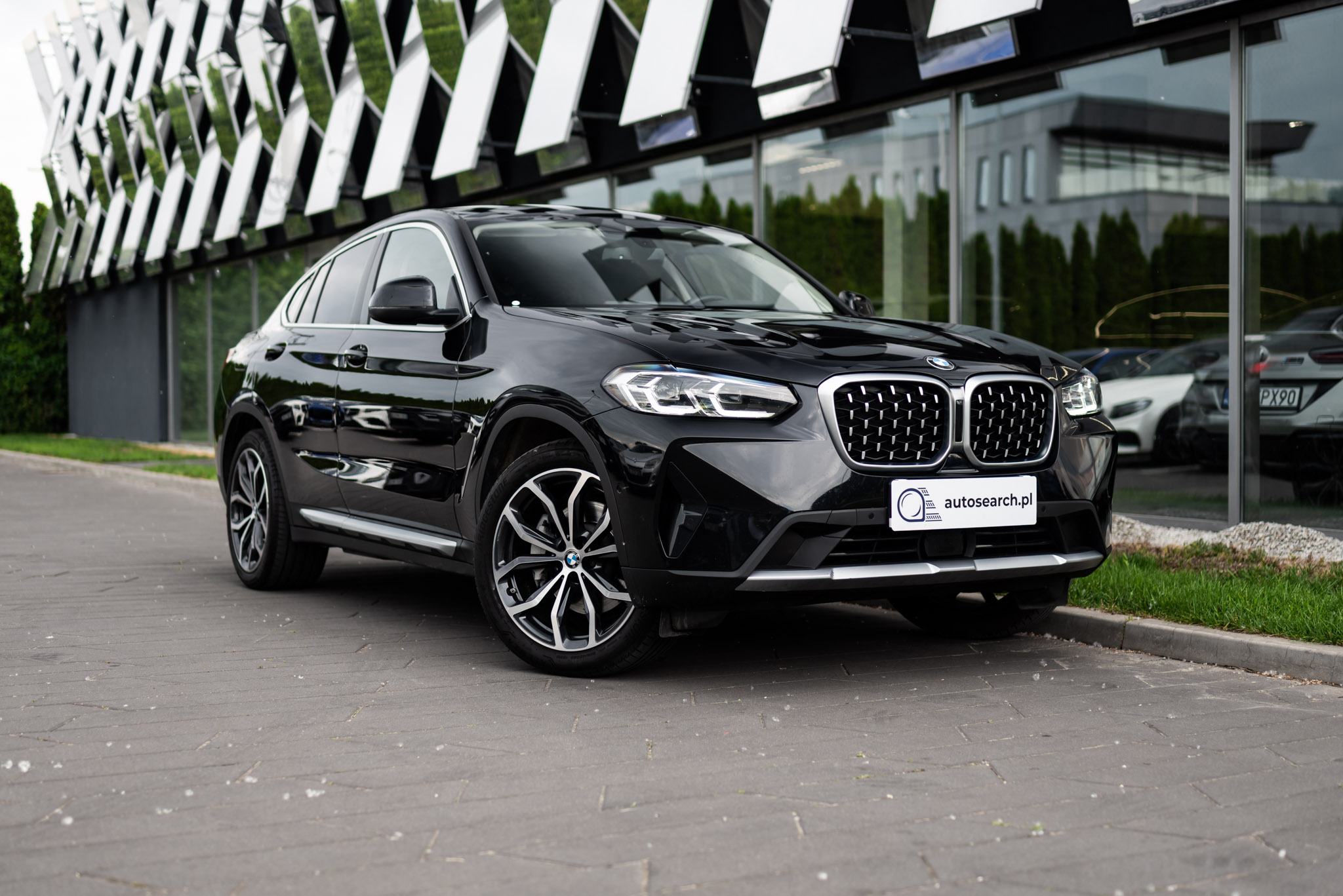 bmw-x4-xdrive30d-x-line-sapphire-black-2023-1