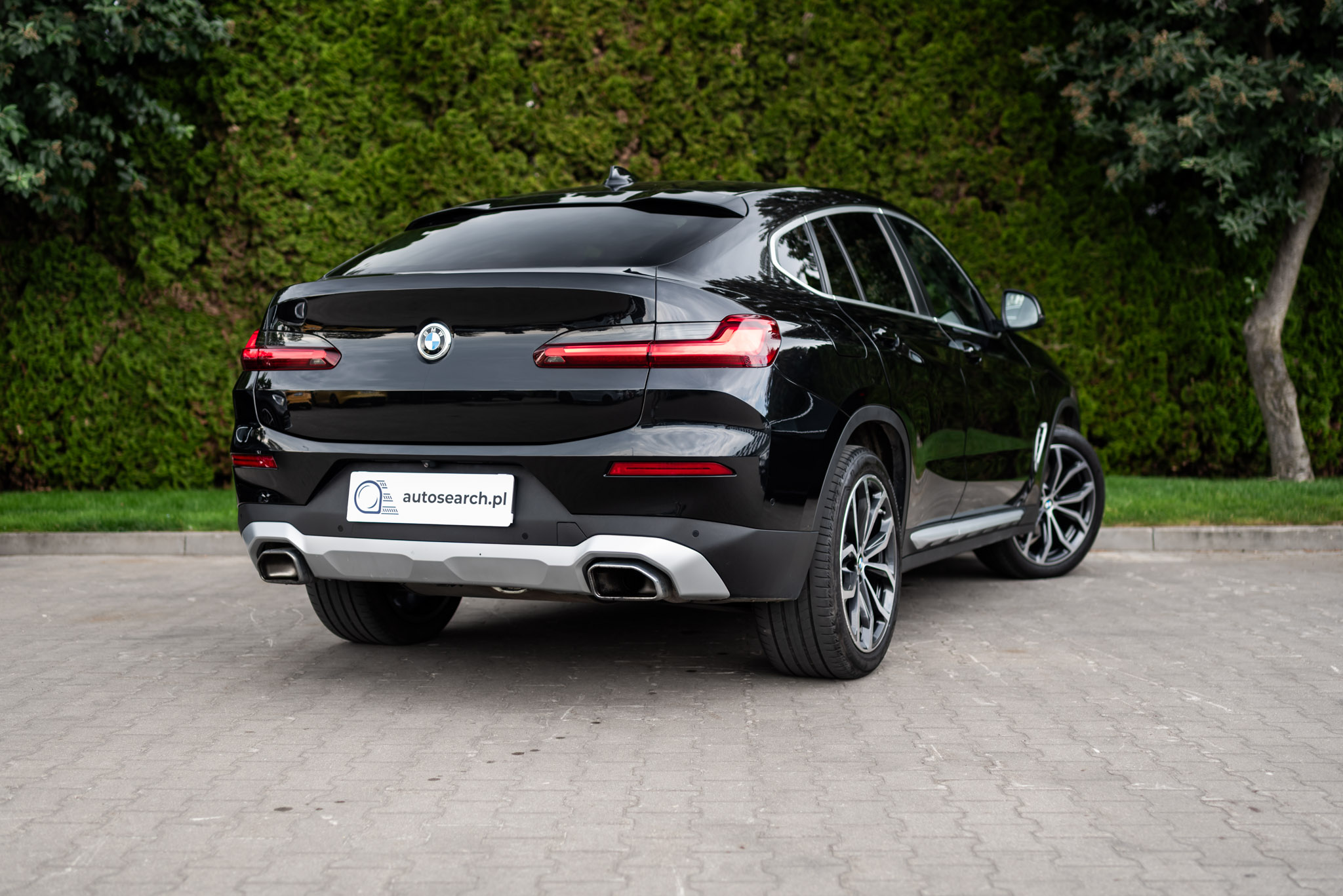 bmw-x4-xdrive30d-x-line-sapphire-black-2023-4