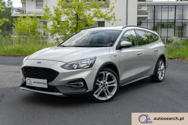 Ford Focus Nasza główna siedziba znajduje się w Warszawie. Posiadamy również oddział w Krakowie. Oferujemy możliwość transportu dowolnego pojazdu pomiędzy naszymi oddziałami. Zapraszamy do zapoznania się z pełną ofertą na stronie autosearch.pl.