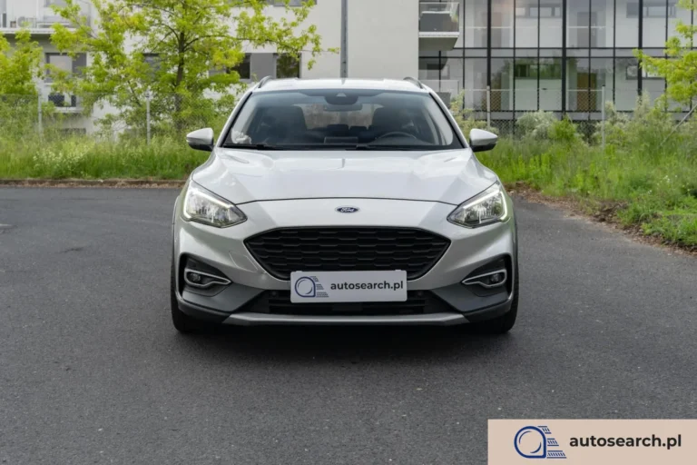 Ford Focus Nasza główna siedziba znajduje się w Warszawie. Posiadamy również oddział w Krakowie. Oferujemy możliwość transportu dowolnego pojazdu pomiędzy naszymi oddziałami. Zapraszamy do zapoznania się z pełną ofertą na stronie autosearch.pl.
