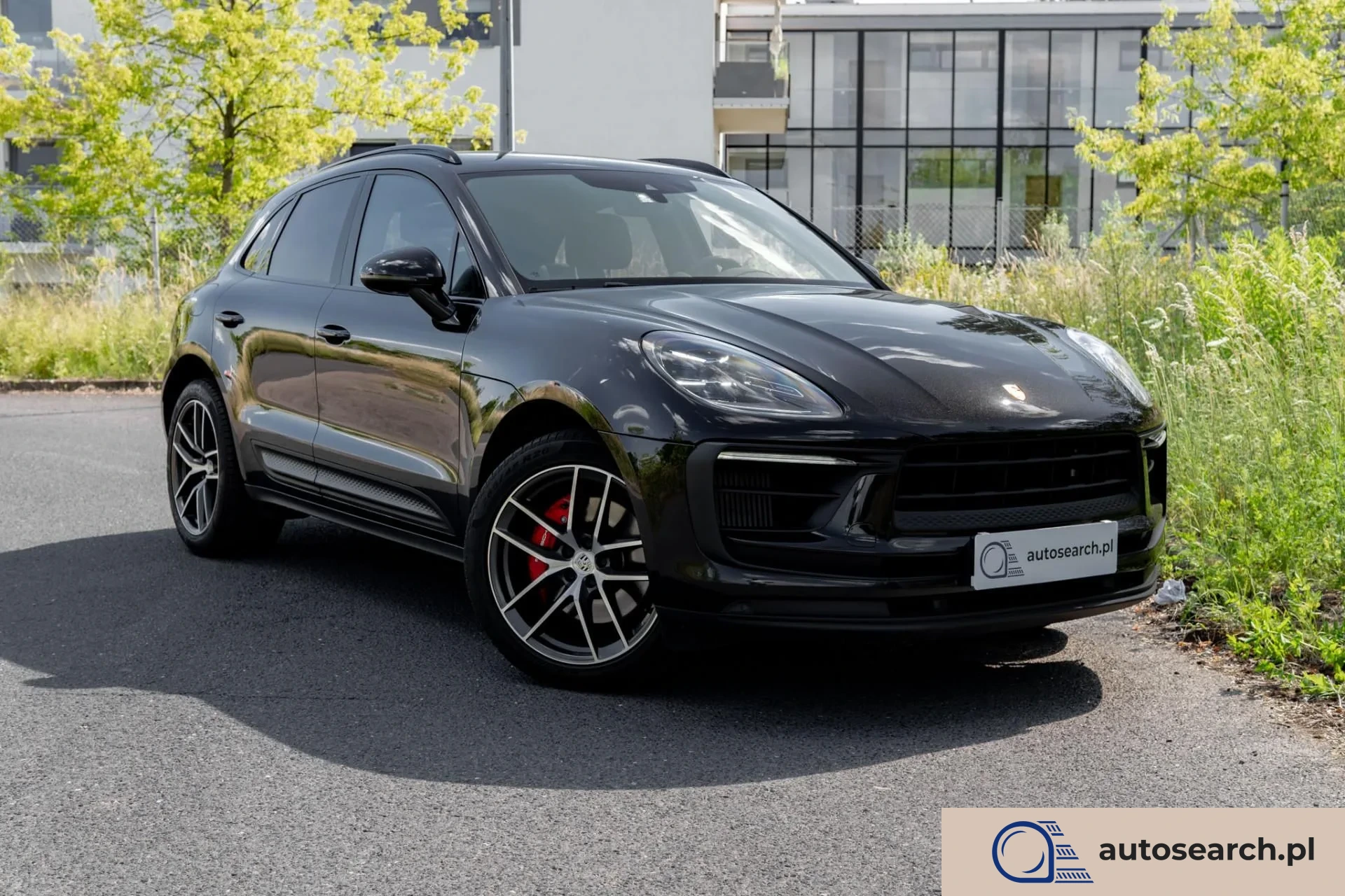 Porsche Macan Nasza główna siedziba znajduje się w Warszawie. Posiadamy również oddział w Krakowie. Oferujemy możliwość transportu dowolnego pojazdu pomiędzy naszymi oddziałami. Zapraszamy do zapoznania się z pełną ofertą na stronie autosearch.pl.