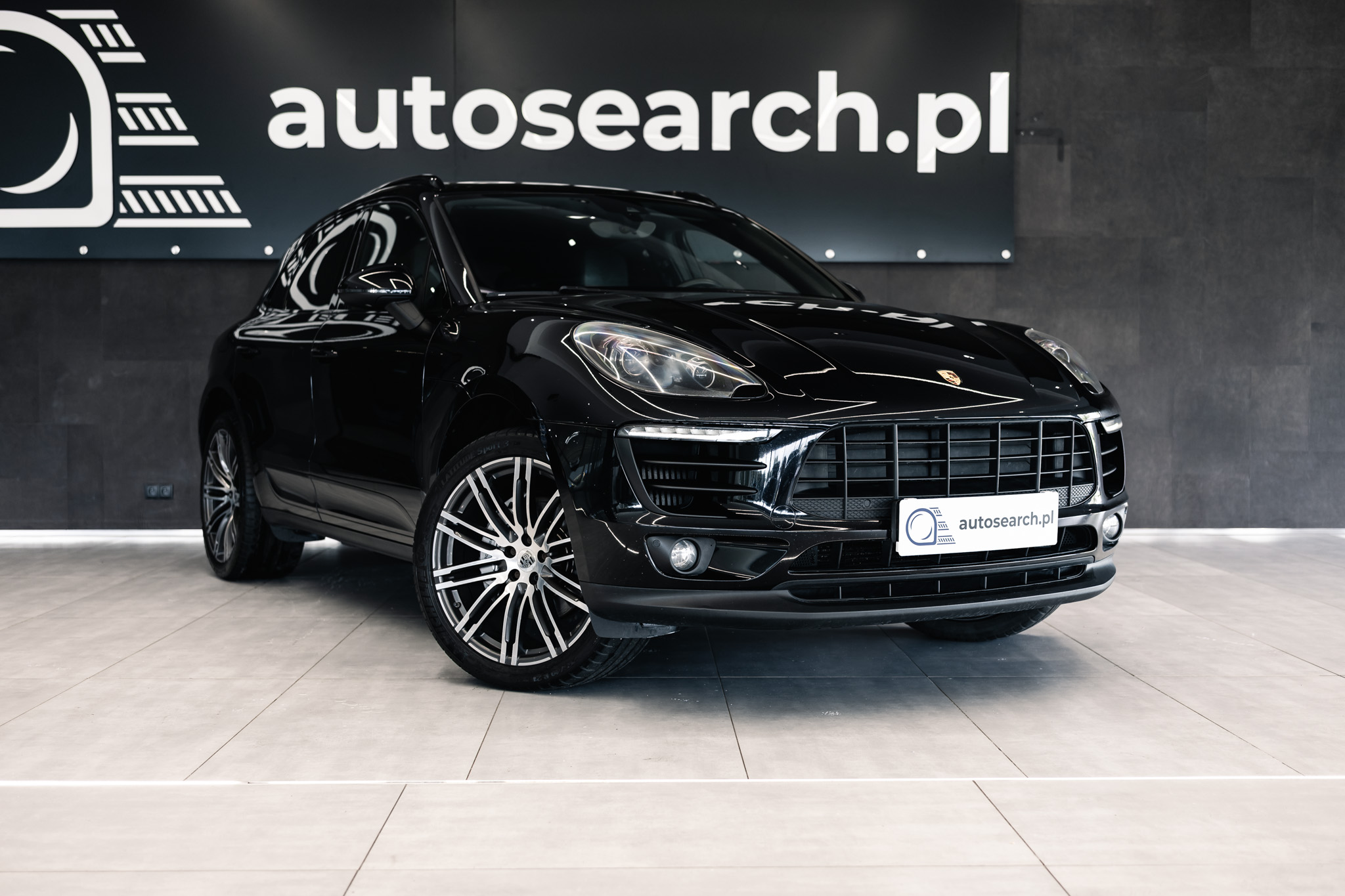 porsche-macan-s-jet-black-2015-3