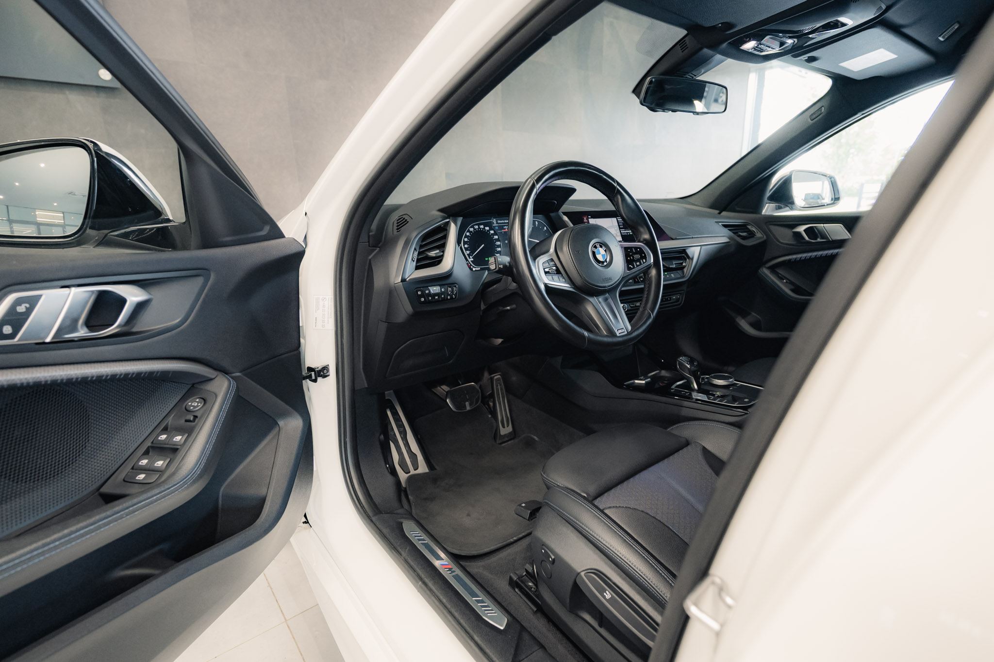 bmw-118d-m-sport-alpine-white-2020-9