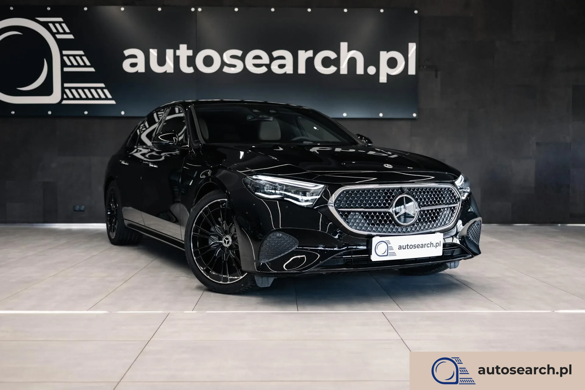 Mercedes-Benz Klasa E Posiadamy do zaoferowania na sprzedaż nowy samochód Mercedes-Benz E 200d AVANTGARDE Night