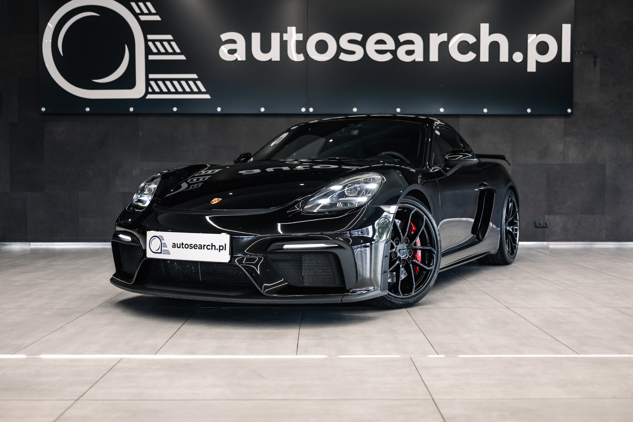 porsche-718-cayman-gt4-black-2021-1