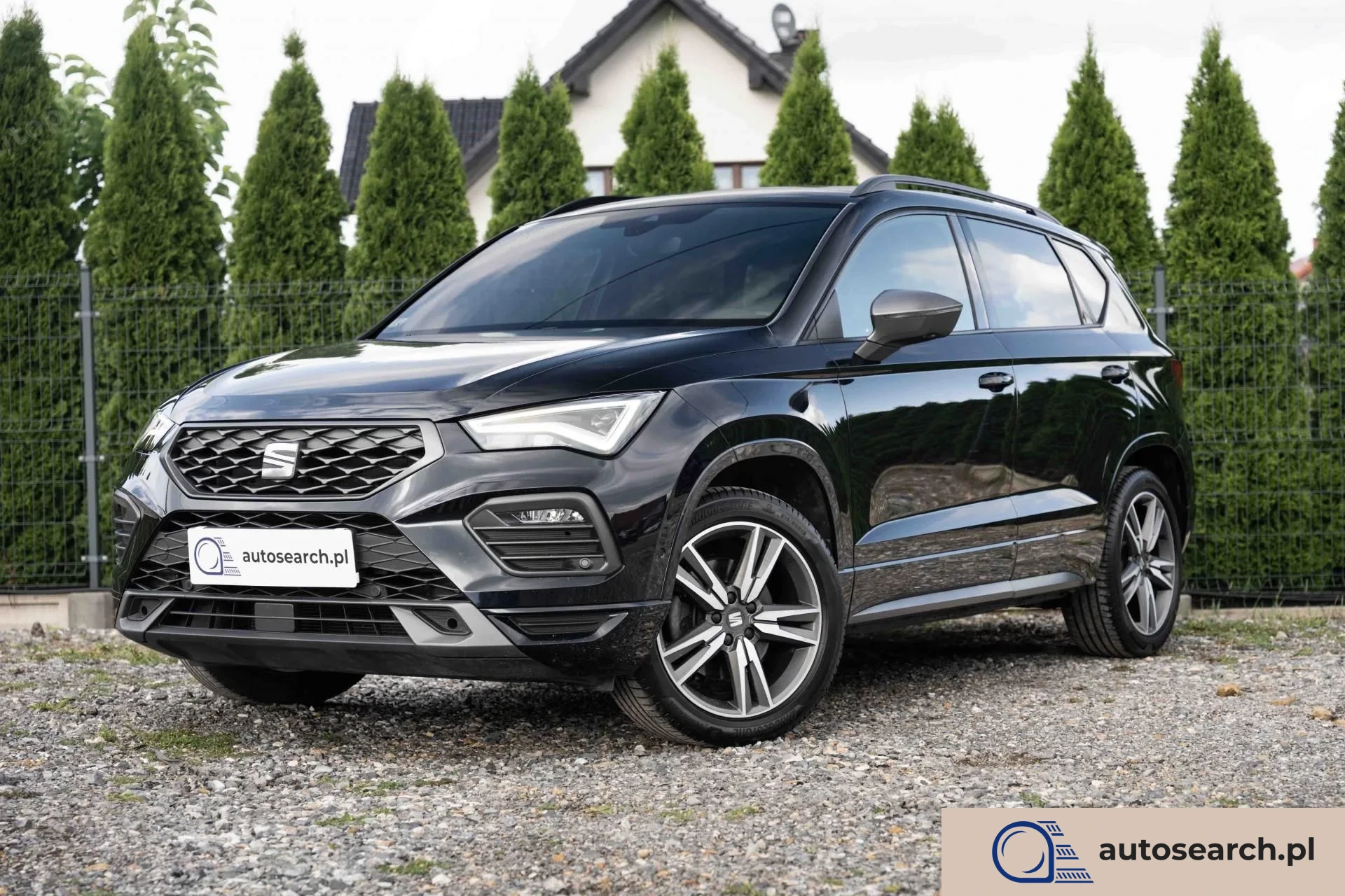 Seat Ateca Nasza główna siedziba znajduje się w Warszawie. Posiadamy również oddział w Katowicach. Oferujemy możliwość transportu dowolnego pojazdu pomiędzy naszymi oddziałami. Zapraszamy do zapoznania się z pełną ofertą na stronie autosearch.pl.