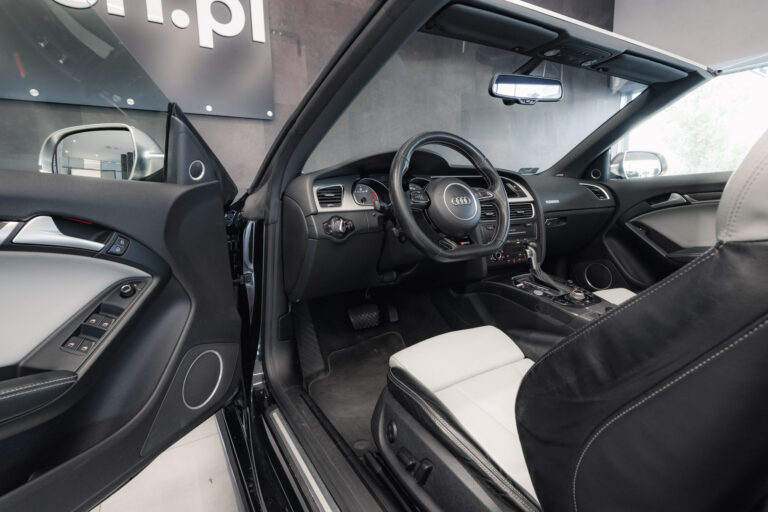 audi-s5-cabrio-black-2011-9