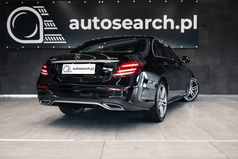 mercedes-e220d-4matic-amg-line-black-2017-4