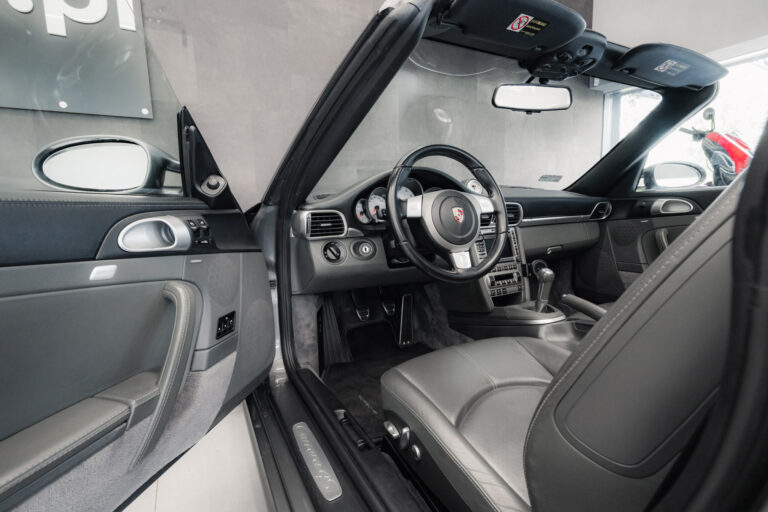 porsche-911-carrera-4s-cabrio-grey-2005-9