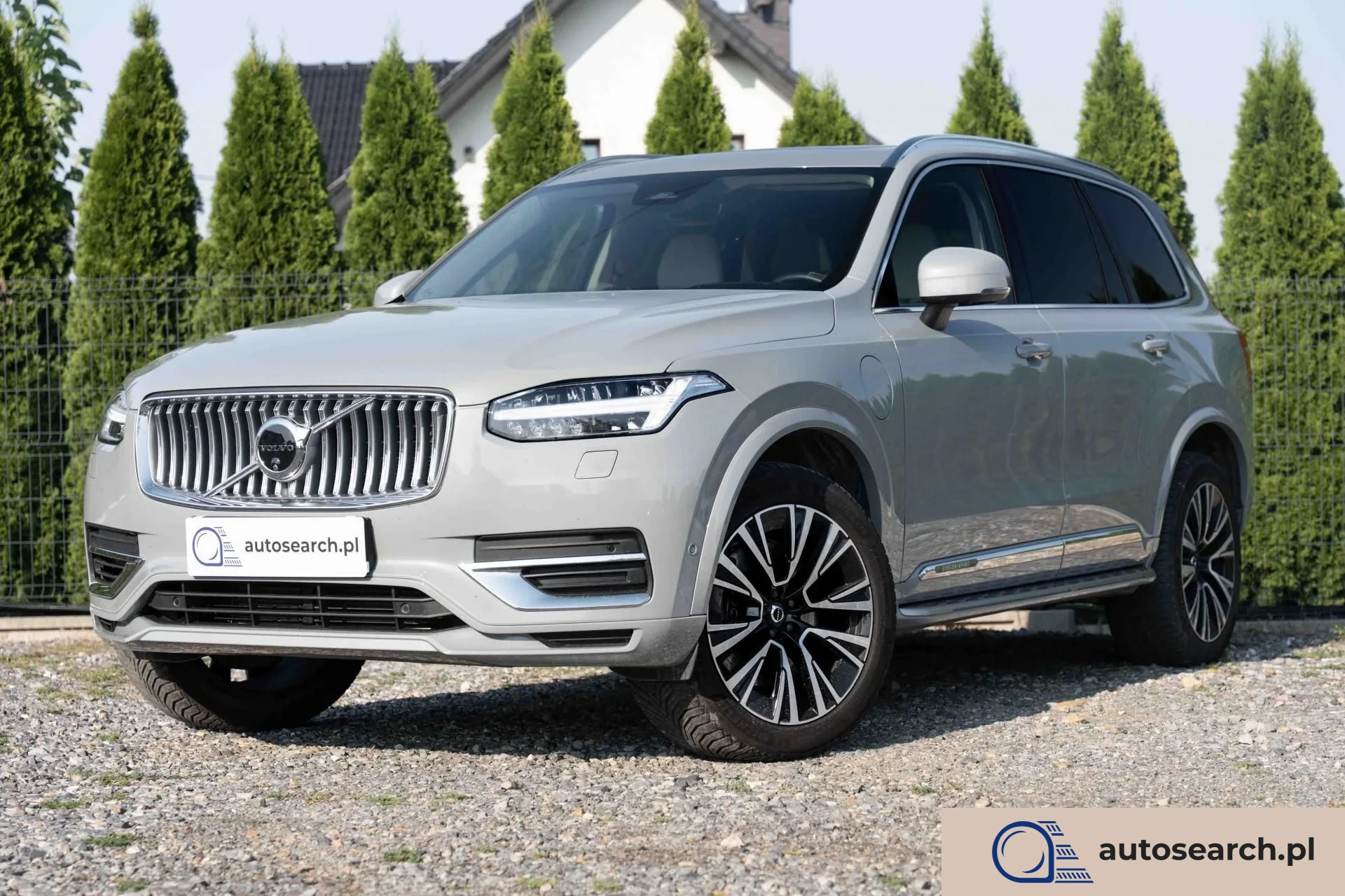Volvo Xc 90 Nasza główna siedziba znajduje się w Warszawie. Posiadamy również oddział w Katowicach. Oferujemy możliwość transportu dowolnego pojazdu pomiędzy naszymi oddziałami. Zapraszamy do zapoznania się z pełną ofertą na stronie autosearch.pl.