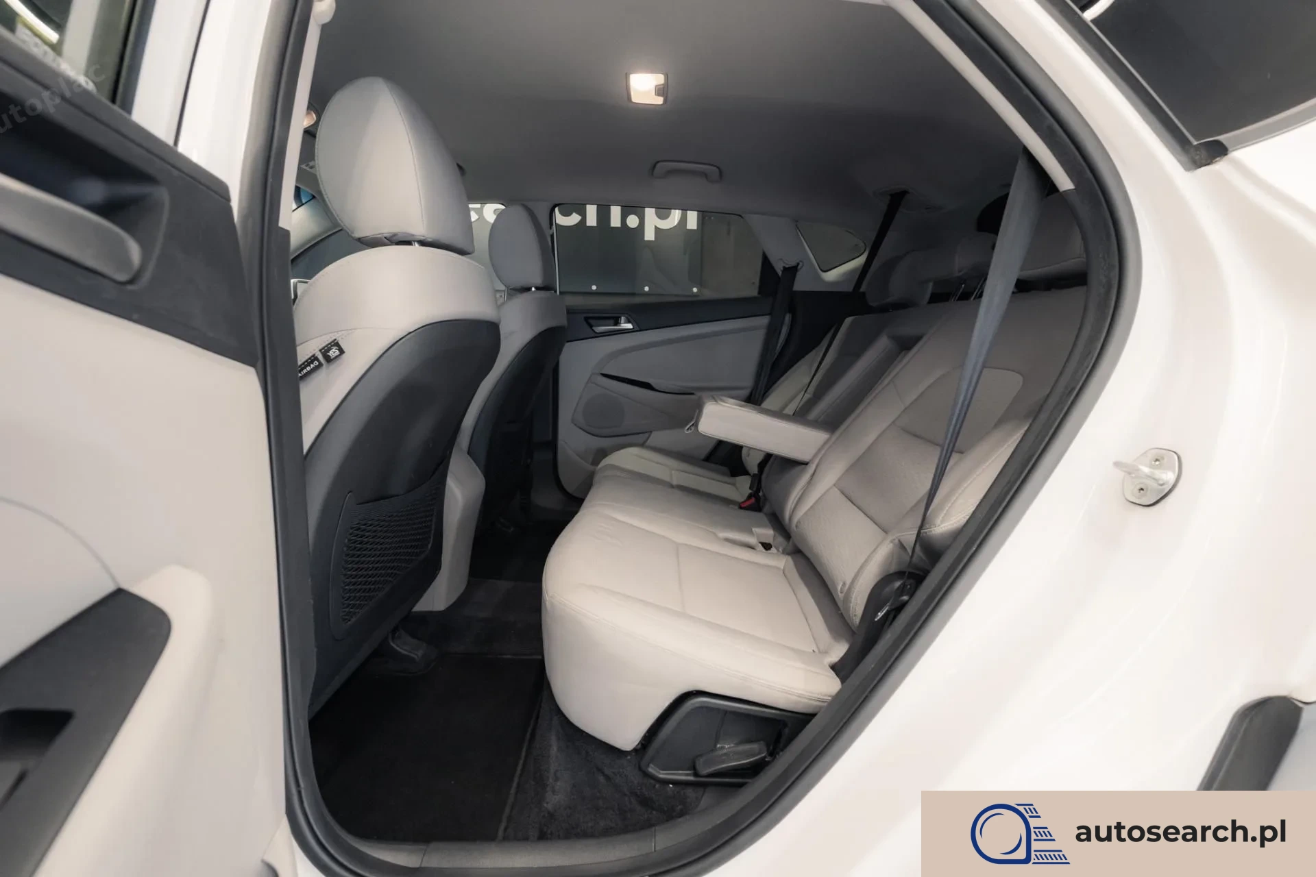 Hyundai Tucson 2.0 GDi HTRAC - zdjęcie 14