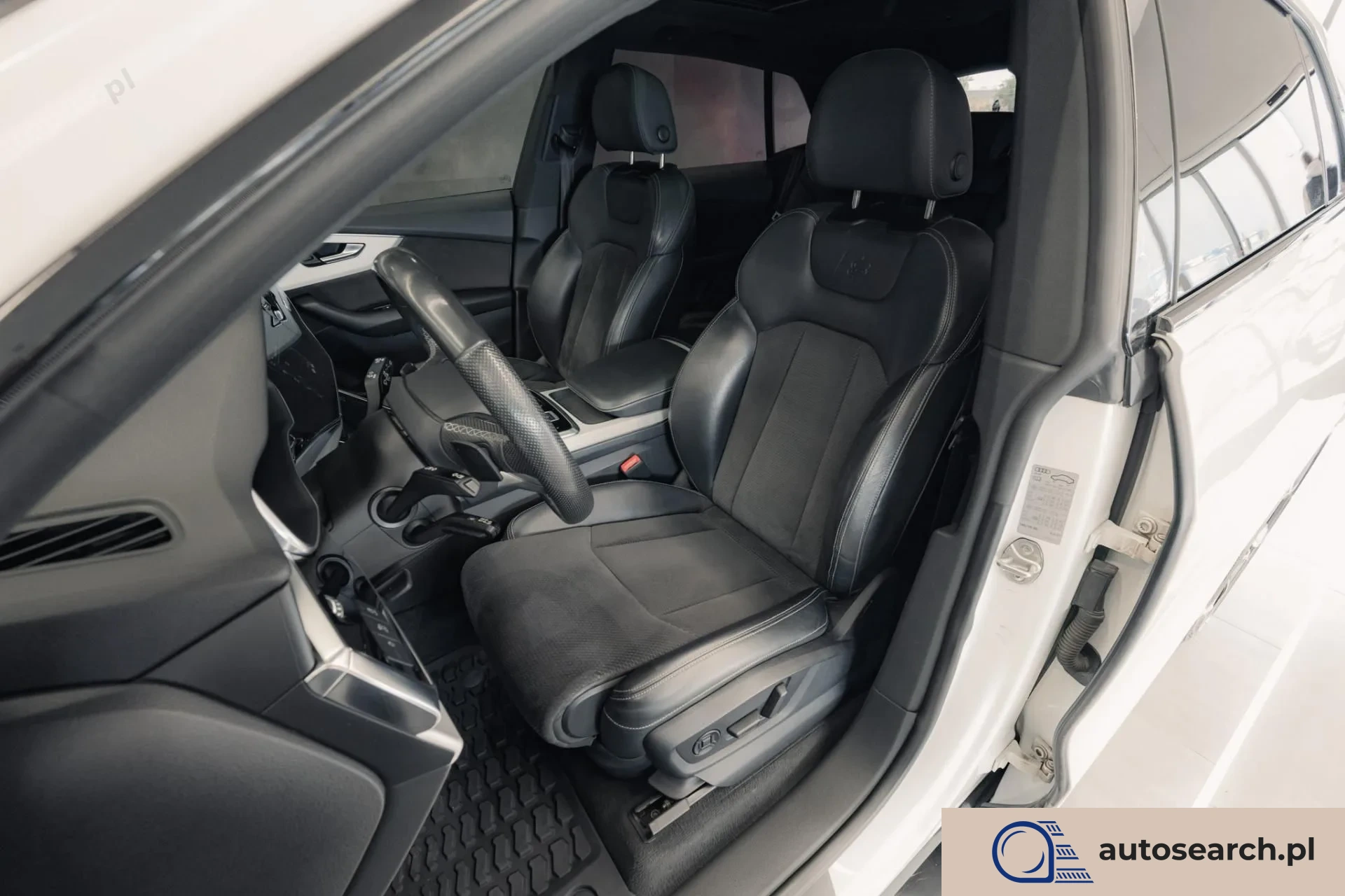 Audi SQ8 - zdjęcie 12