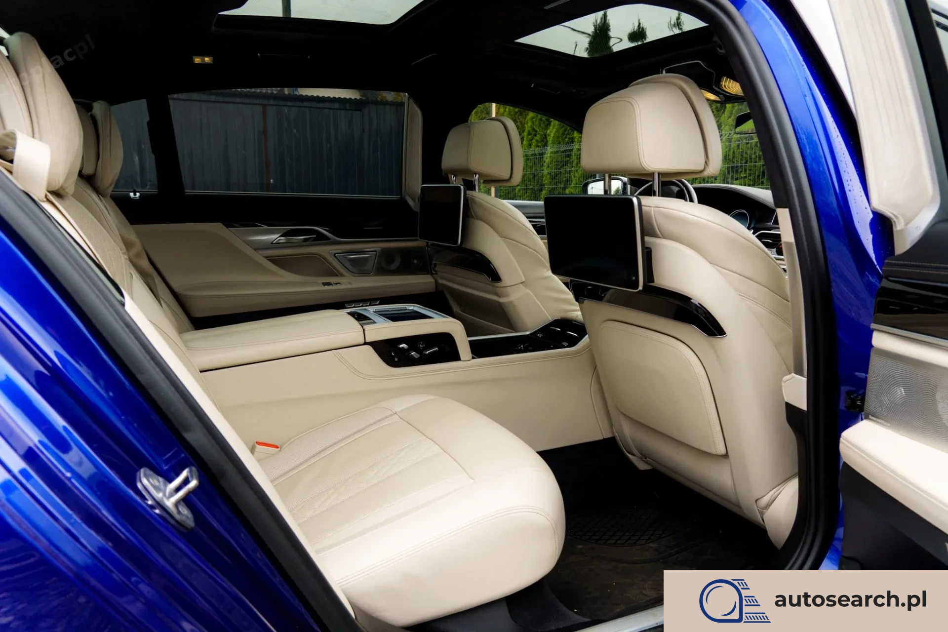 BMW M760Li xDrive - zdjęcie 32
