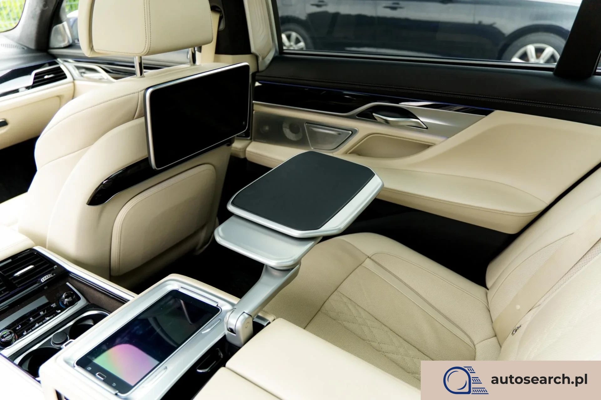 BMW M760Li xDrive - zdjęcie 34